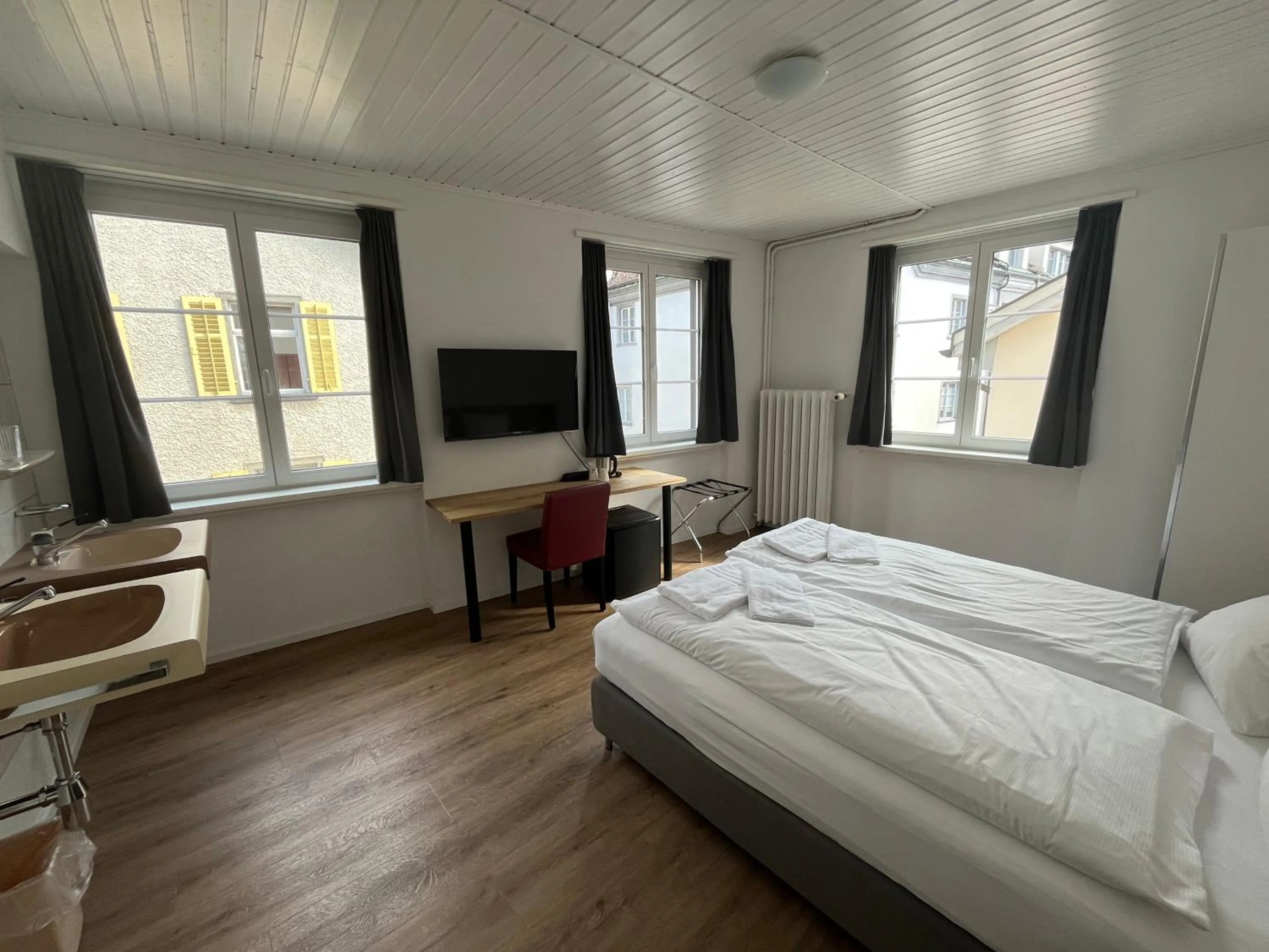 Photo of the whole room, Bed in Hotel Drei Könige