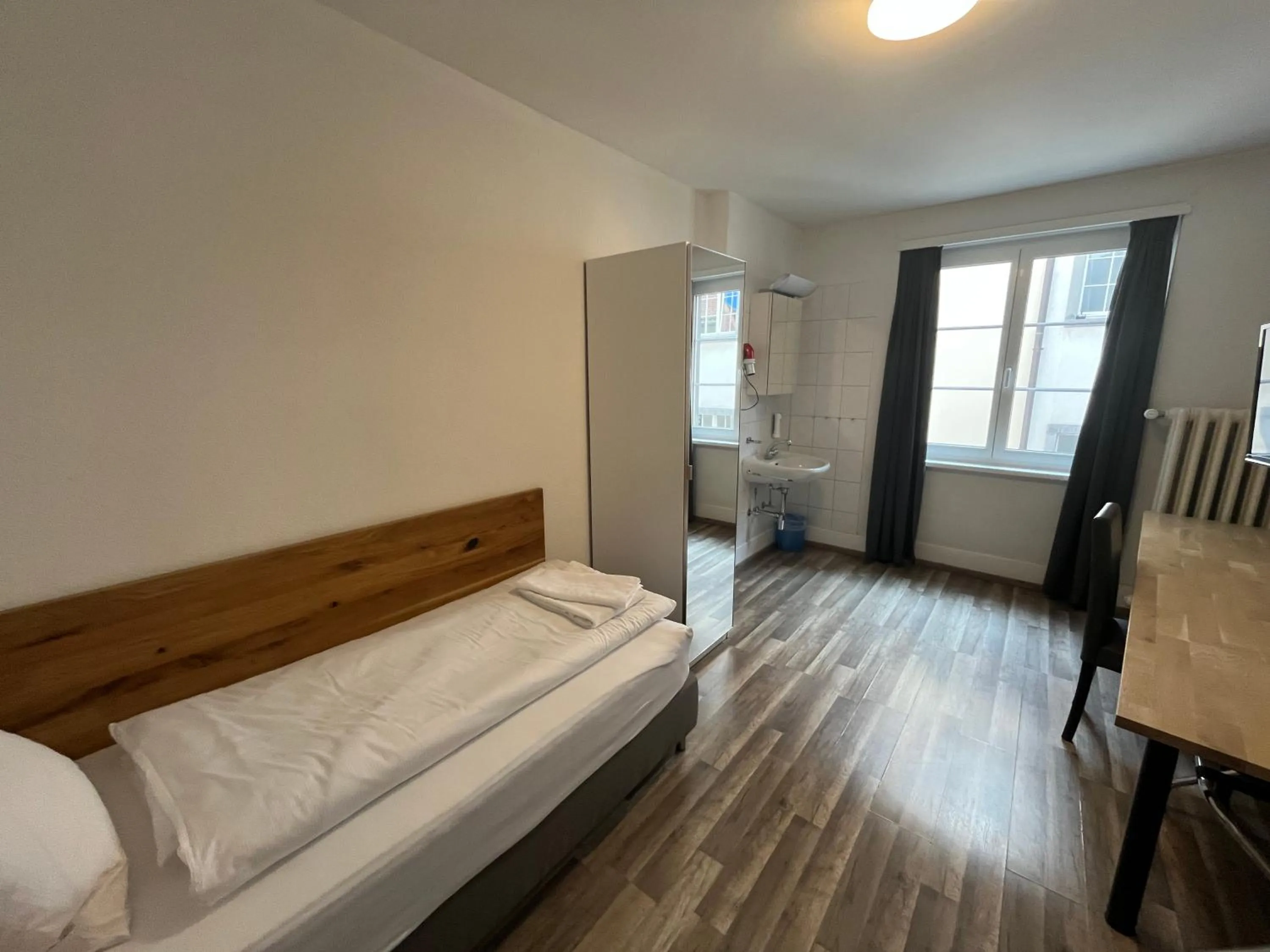 Photo of the whole room, Bed in Hotel Drei Könige