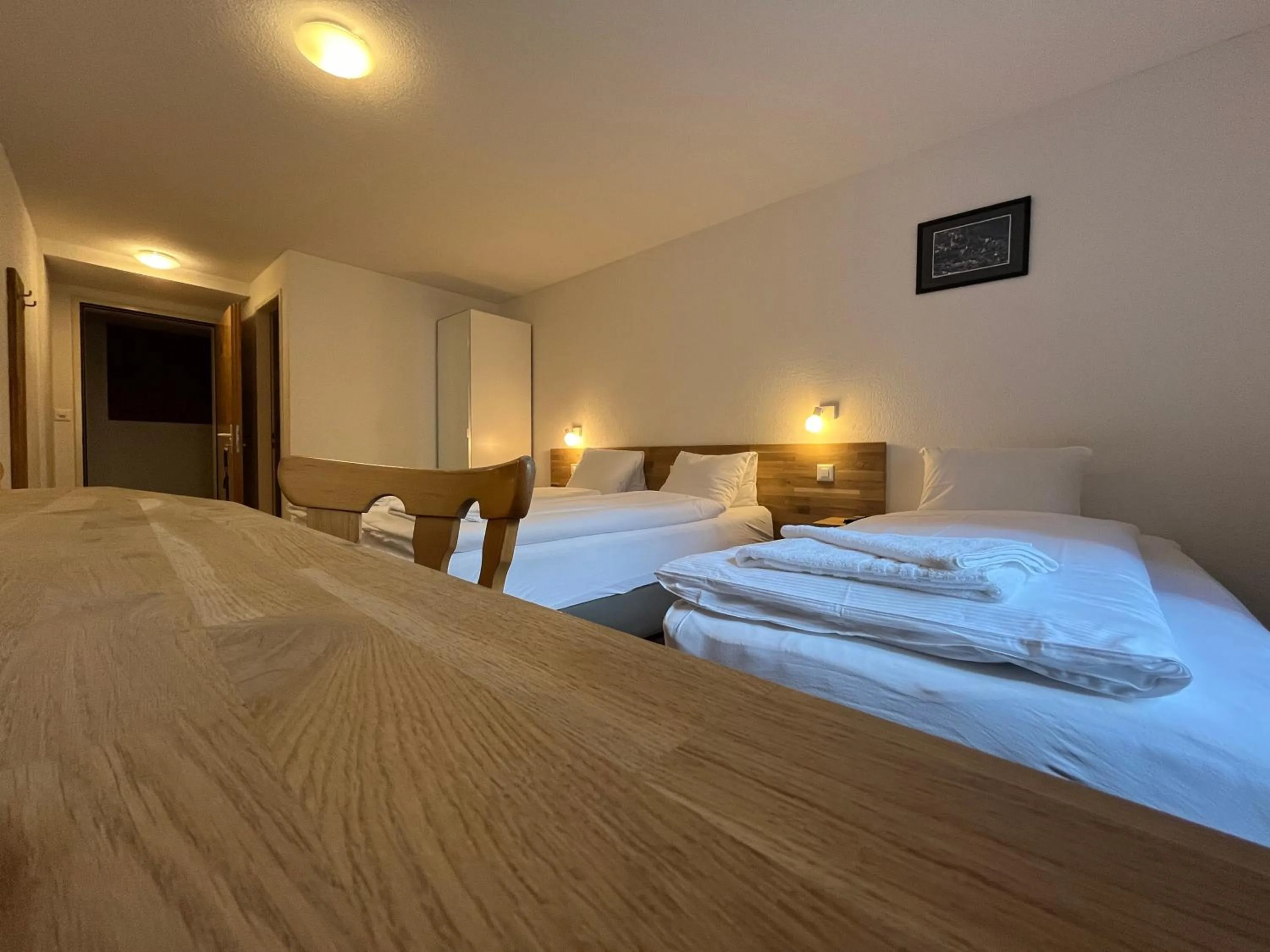 Photo of the whole room, Bed in Hotel Drei Könige