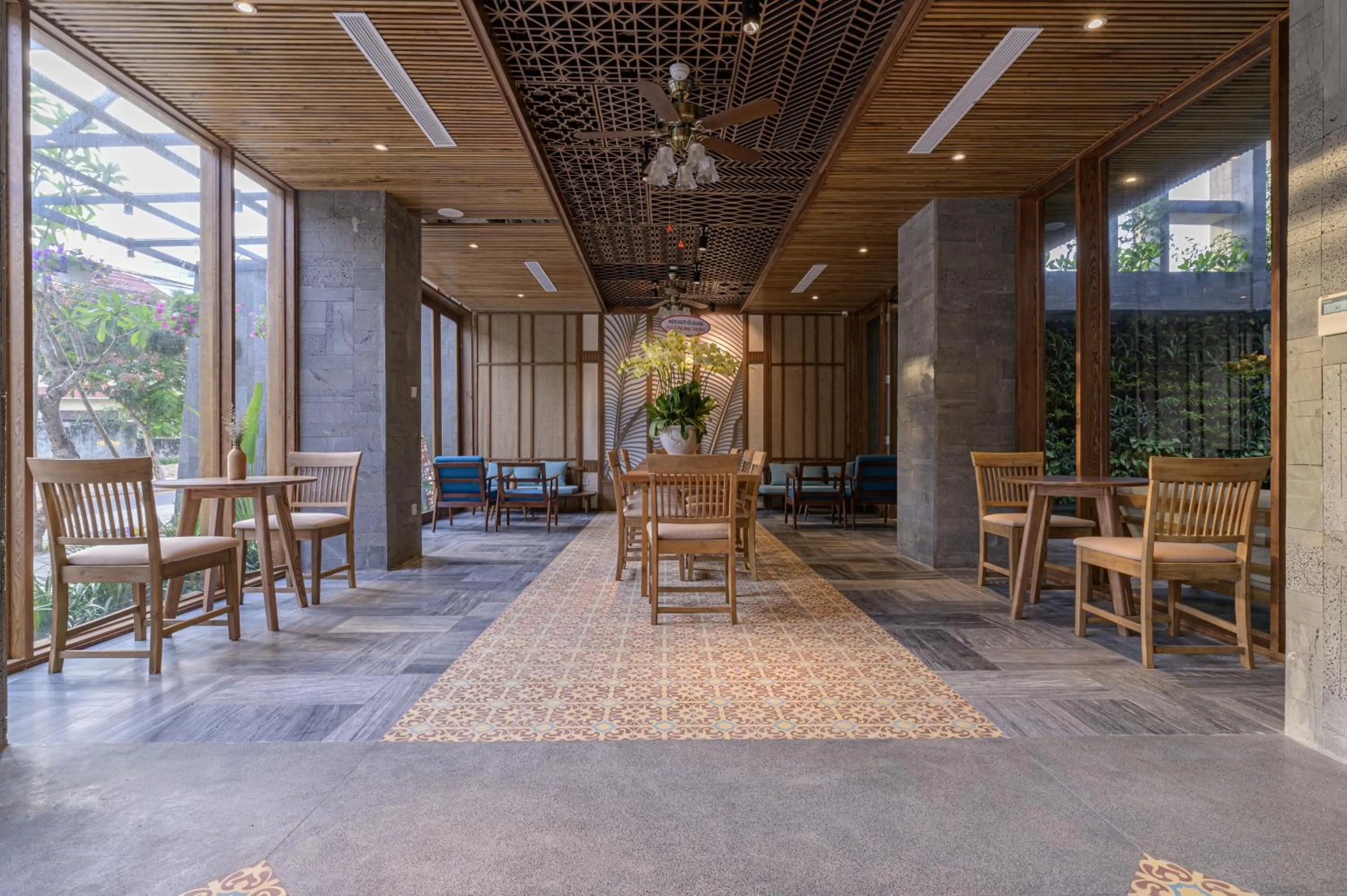 Restaurant/places to eat in Le Boutique Danang