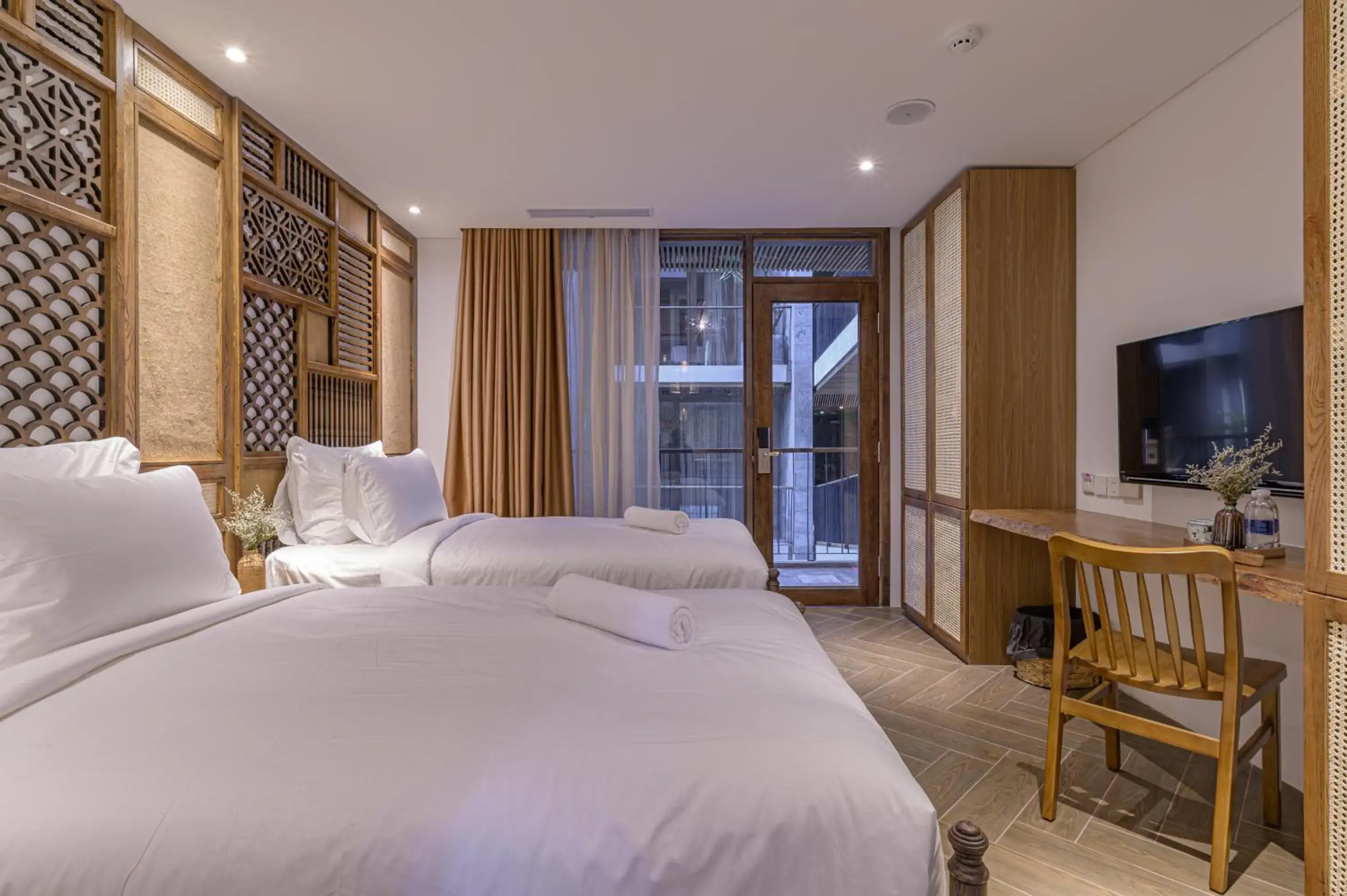 Deluxe Twin Room in Le Boutique Danang Deluxe Twin Room in Le Boutique Danang
