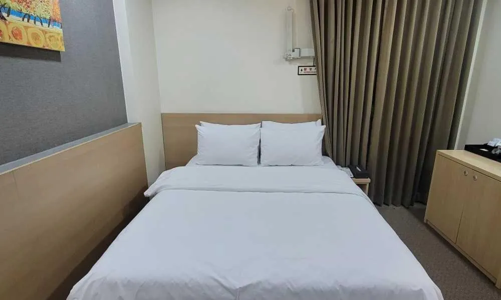 Bed in Namyangju Benikea JD Hotel