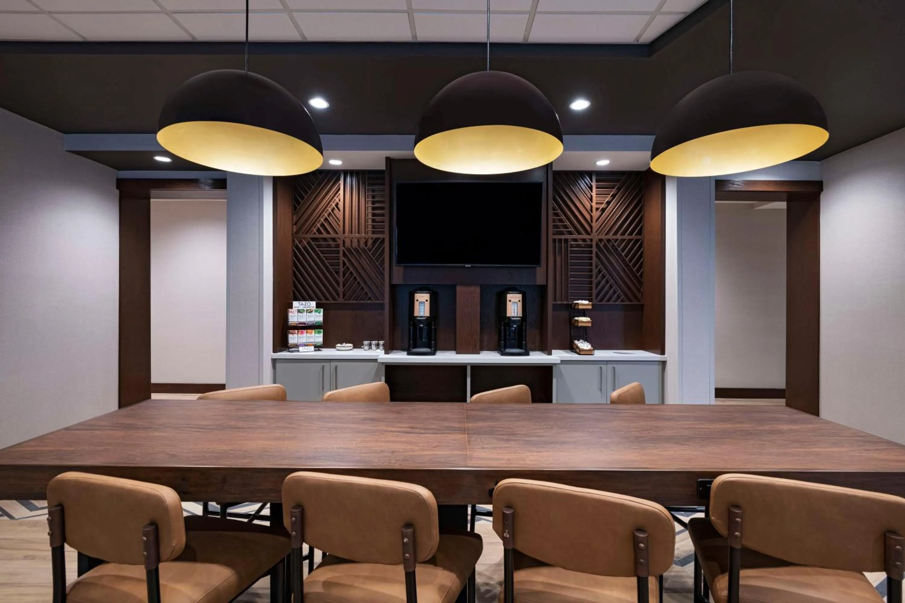 Restaurant/places to eat in Hyatt Place Austin Lake Travis/Four Points