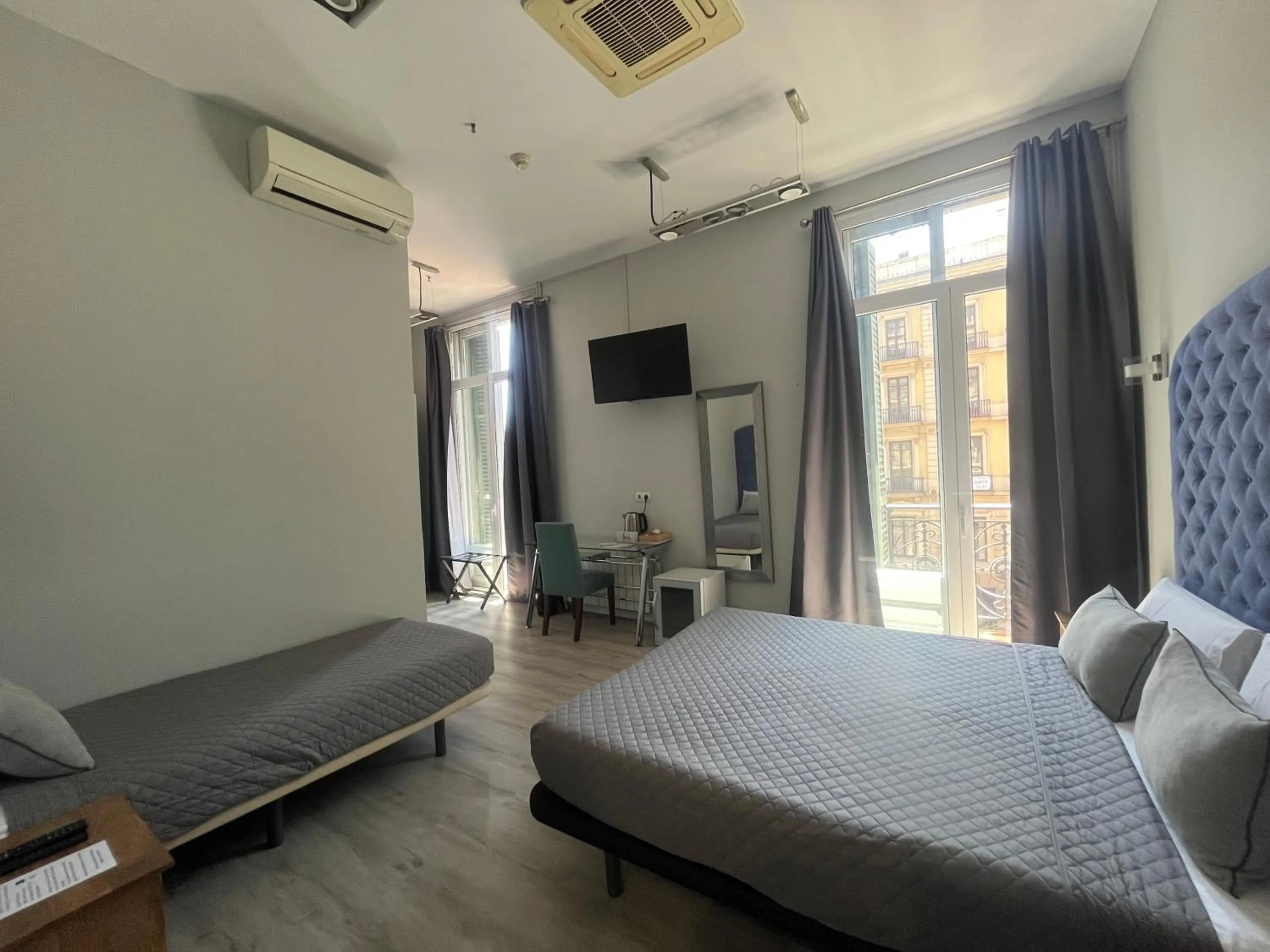 Bed in Hotel Ginebra