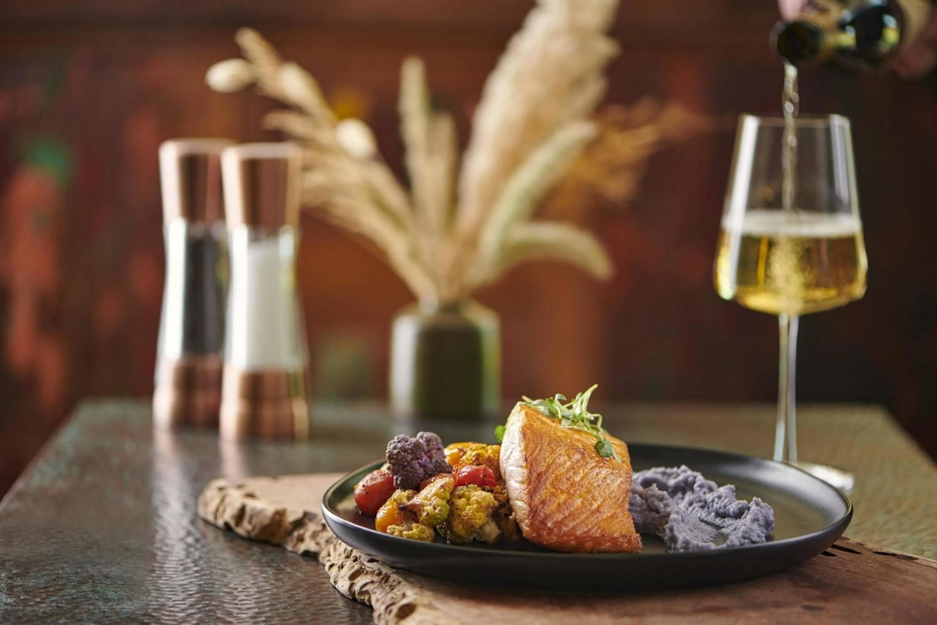 Lounge or bar in Hotel Drover, Autograph Collection