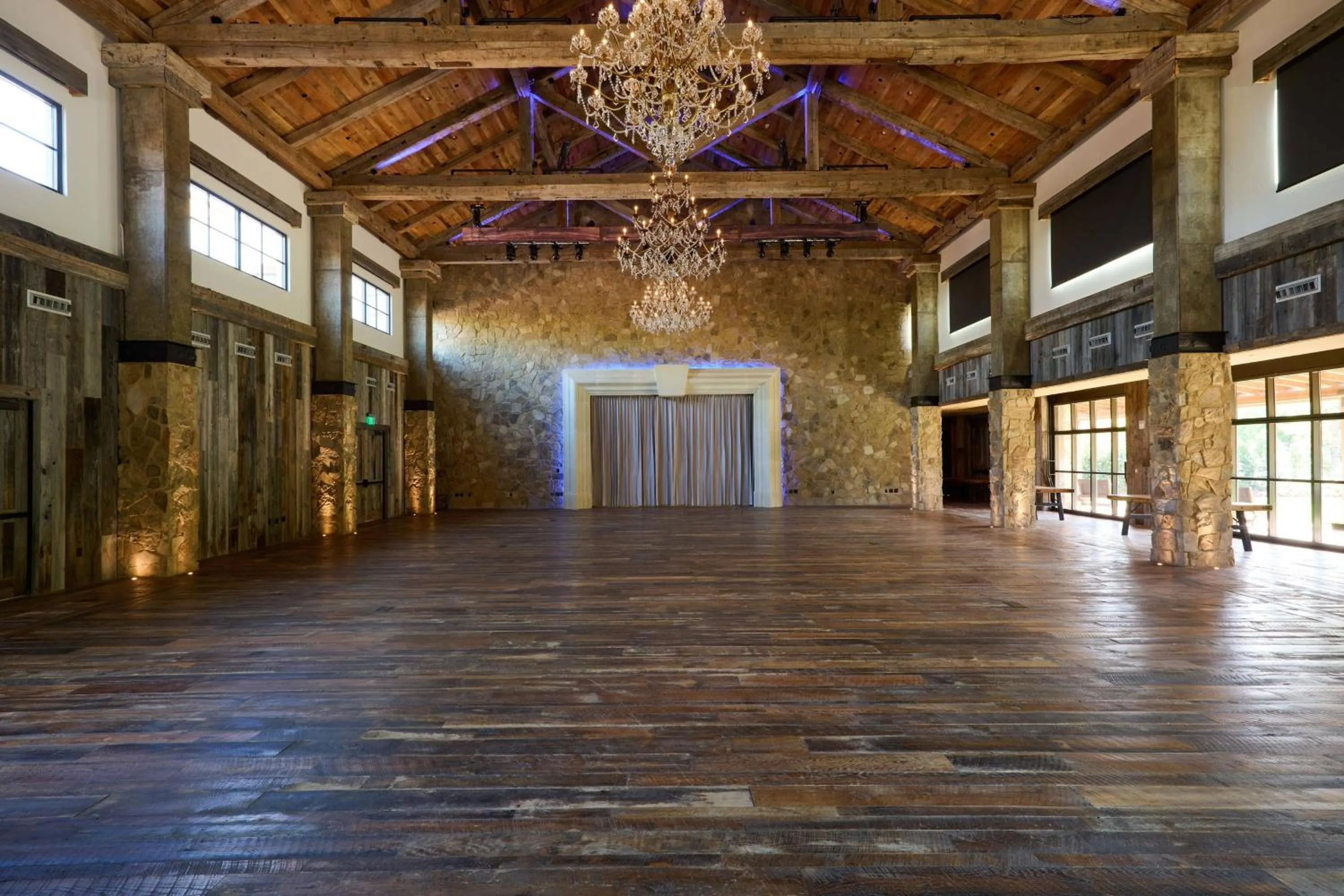 Lounge or bar in Hotel Drover, Autograph Collection