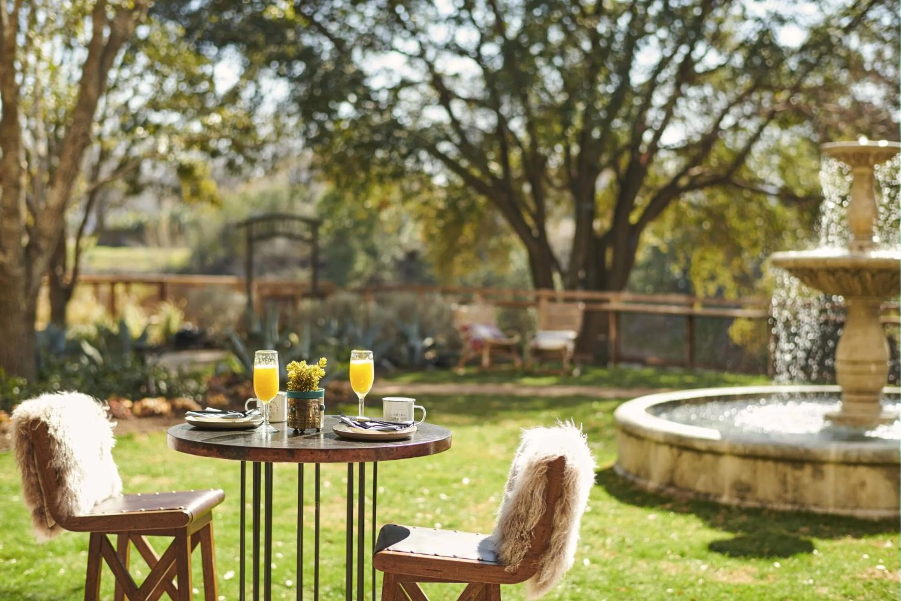 Lounge or bar in Hotel Drover, Autograph Collection