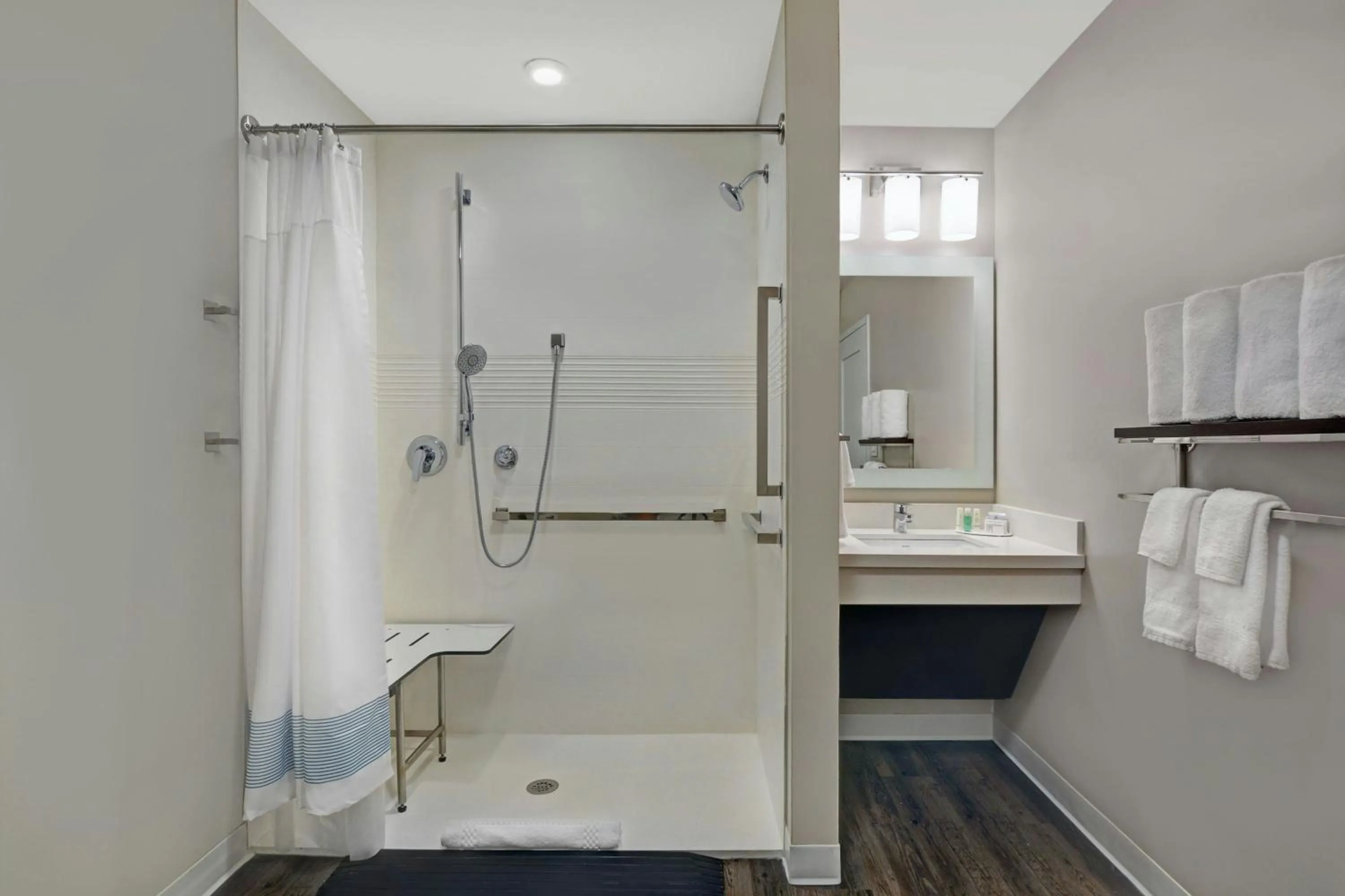 Bathroom in TownePlace Suites by Marriott Jacksonville East