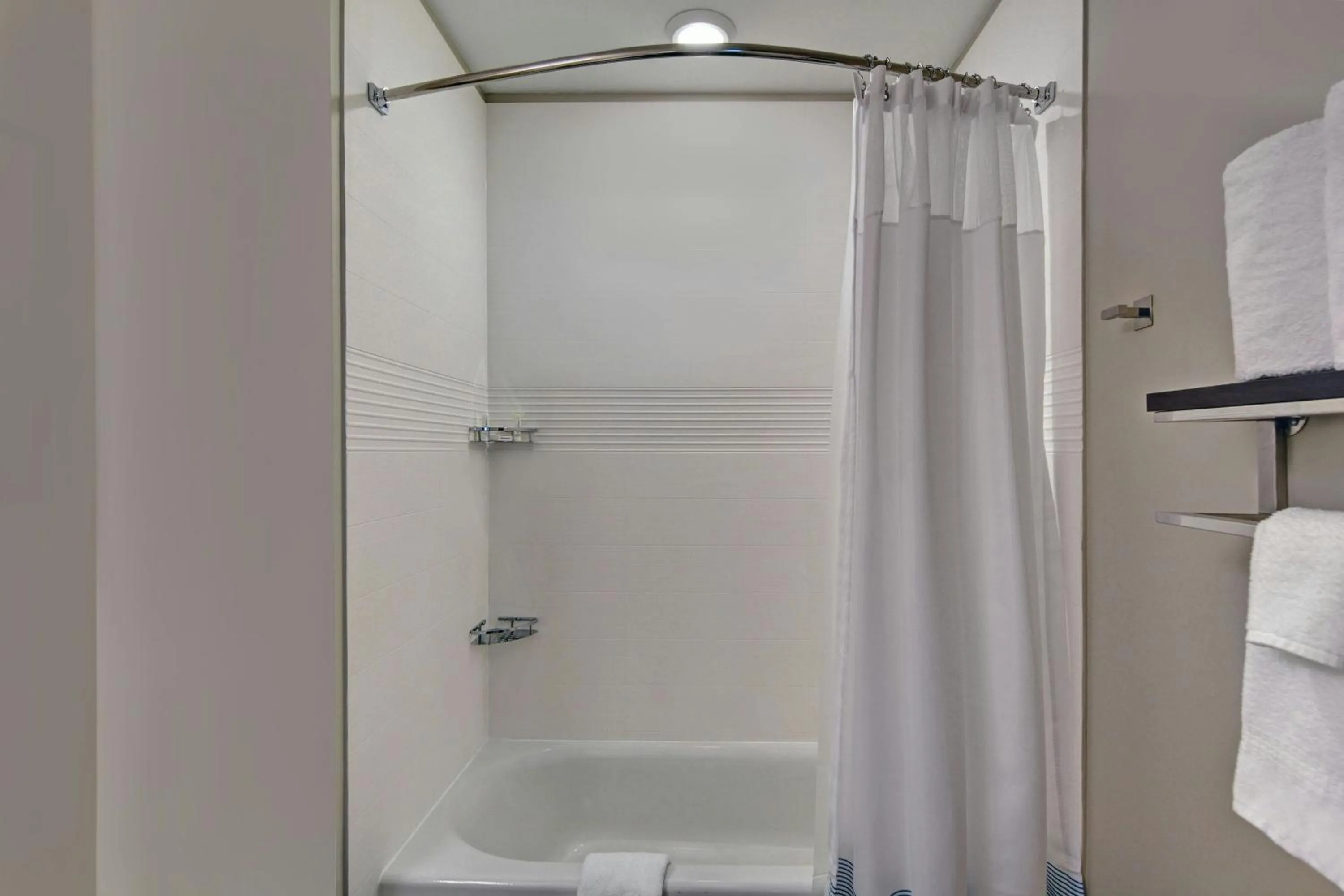 Bathroom in TownePlace Suites by Marriott Jacksonville East