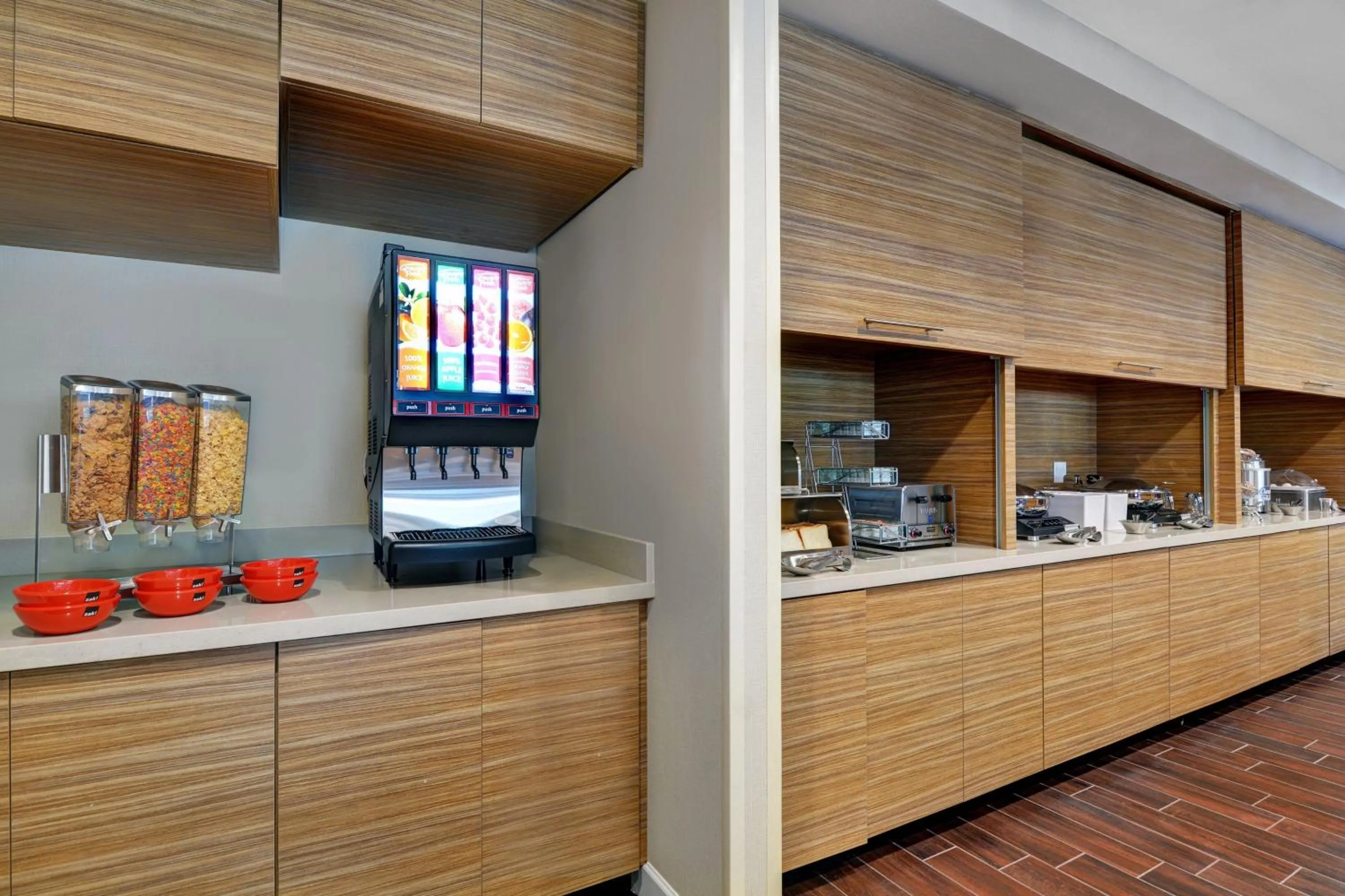 Breakfast in TownePlace Suites by Marriott Jacksonville East