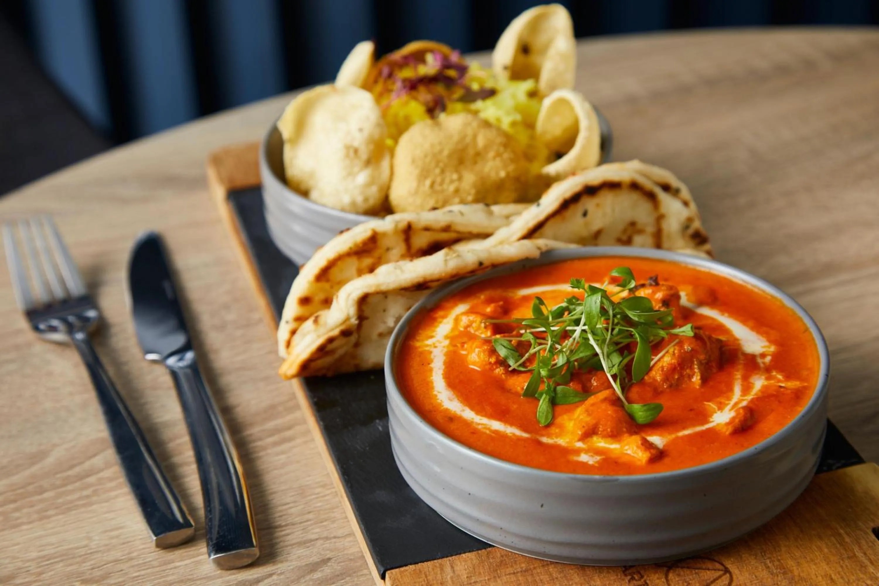 Restaurant/places to eat in Courtyard by Marriott London City Airport