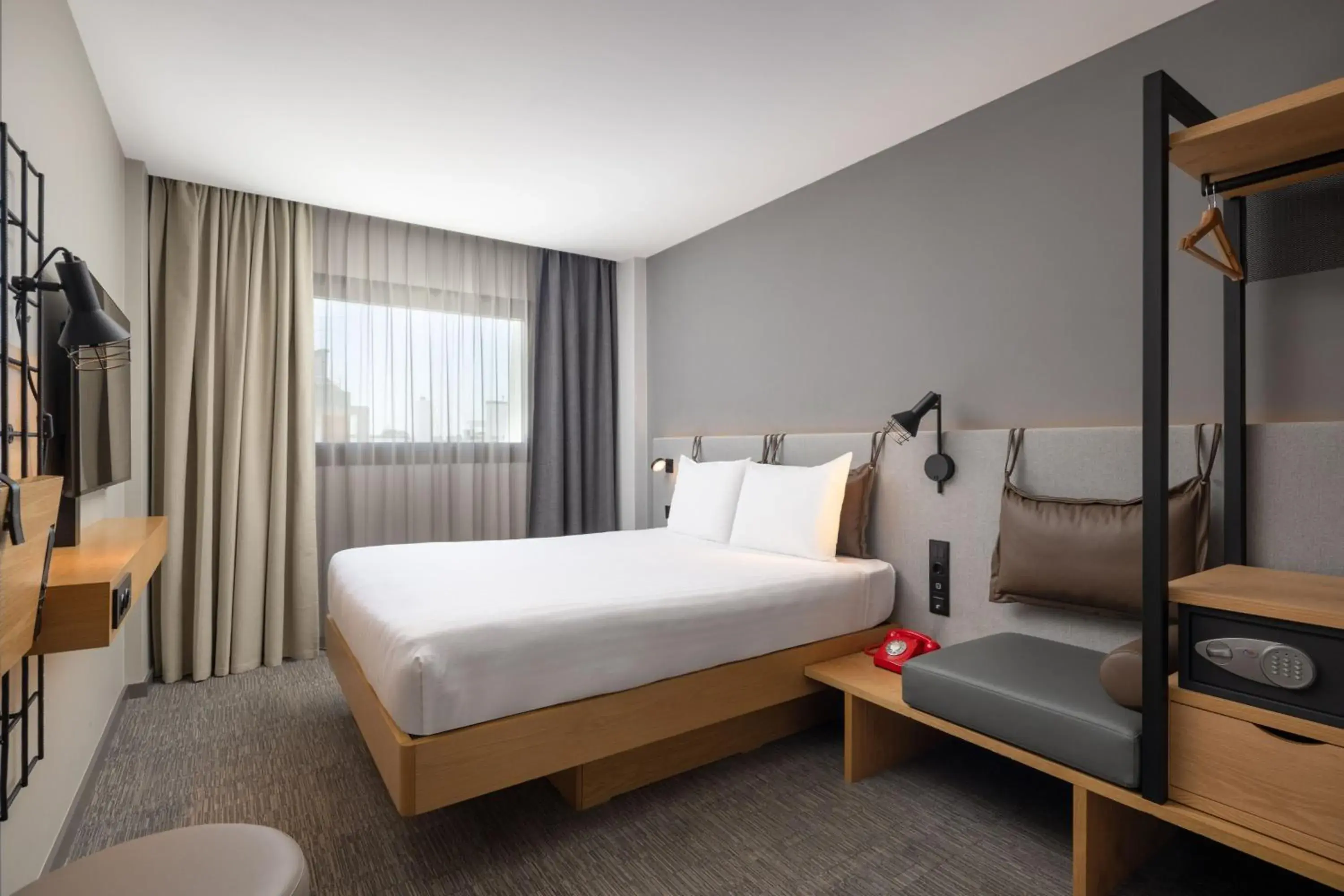 Moxy Sleeper Queen Room in Moxy Lisbon City Moxy Sleeper Queen Room in Moxy Lisbon City