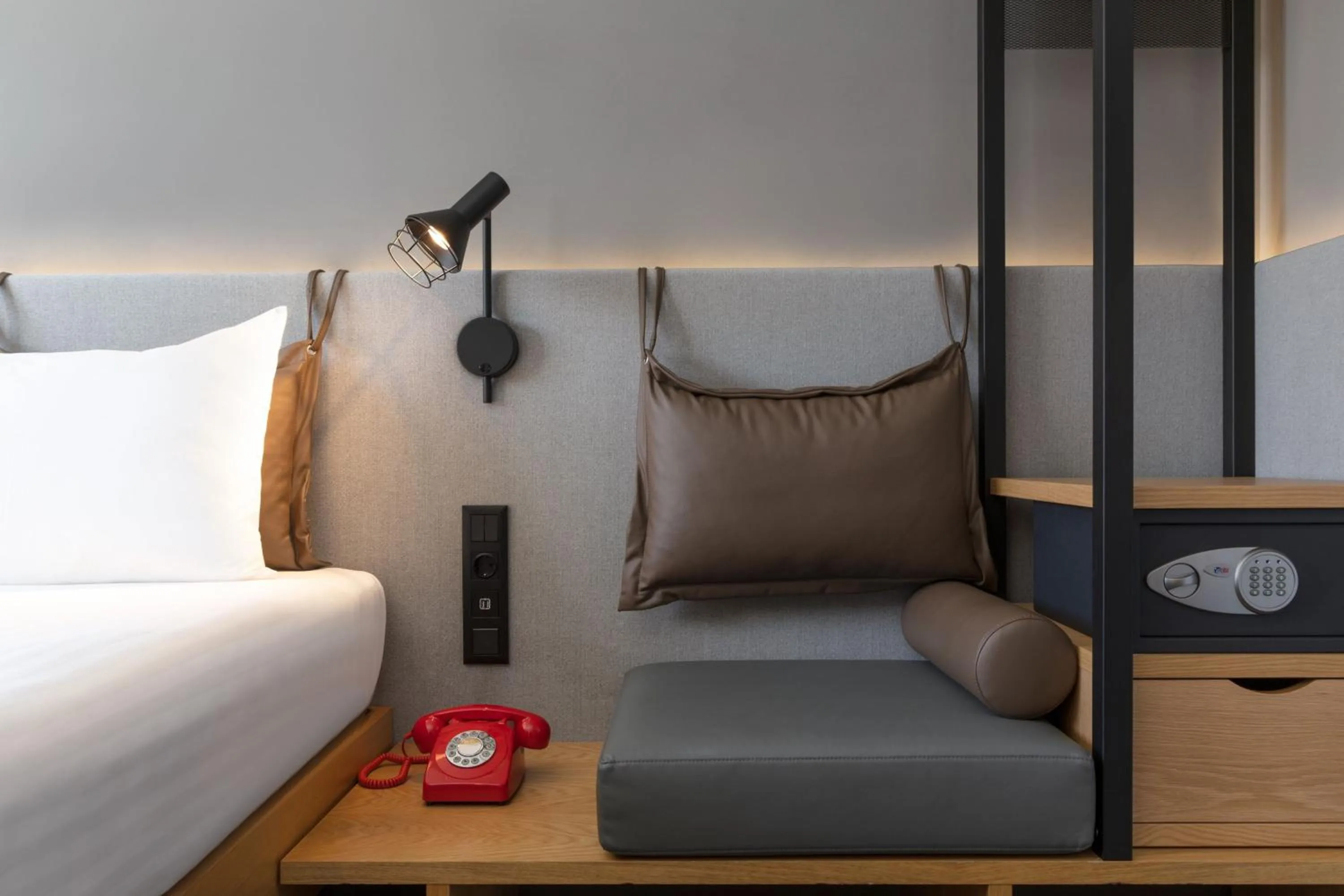 Photo of the whole room, Bed in Moxy Lisbon City