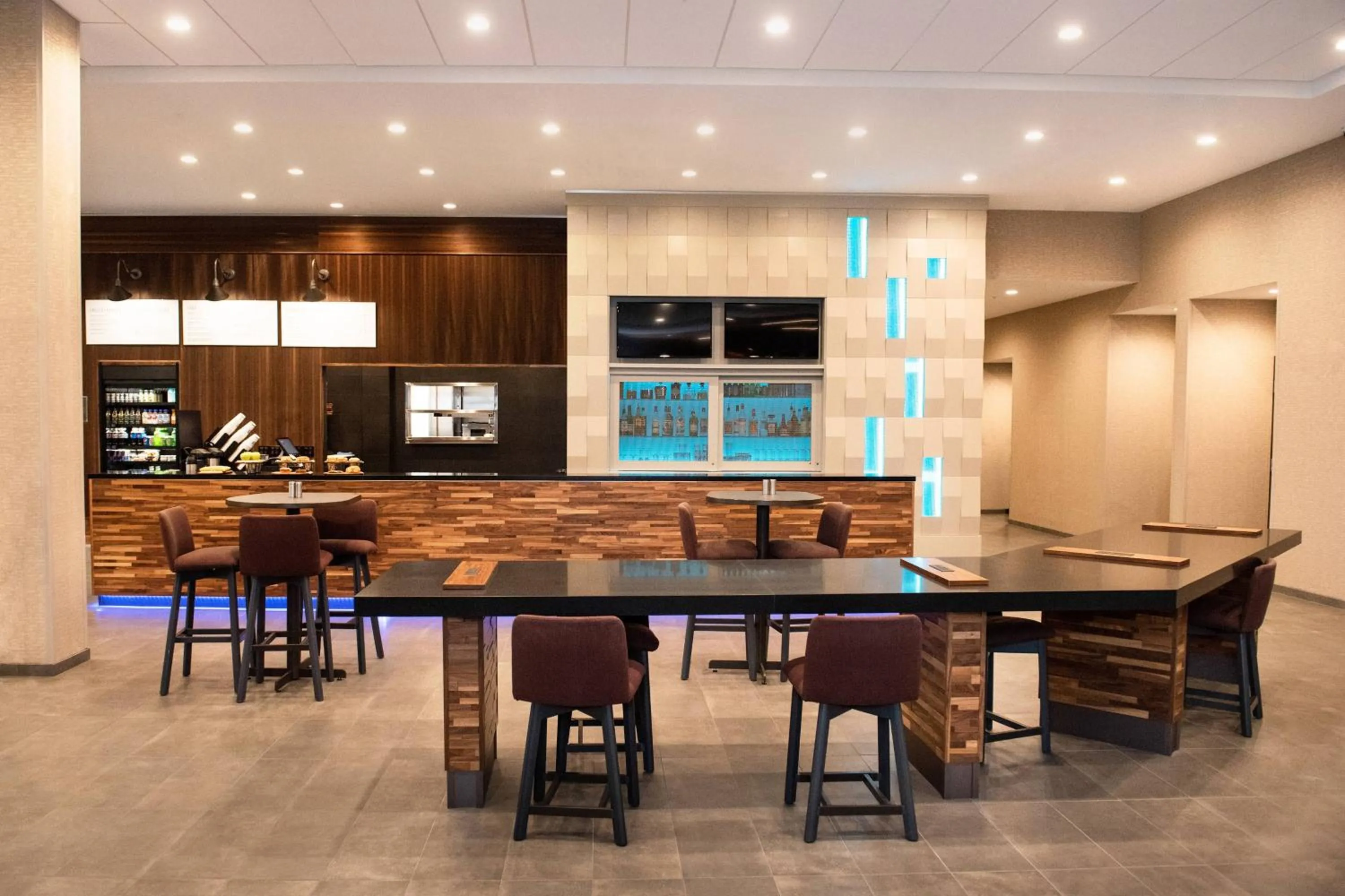 Restaurant/places to eat in Courtyard by Marriott Mesa at Wrigleyville West