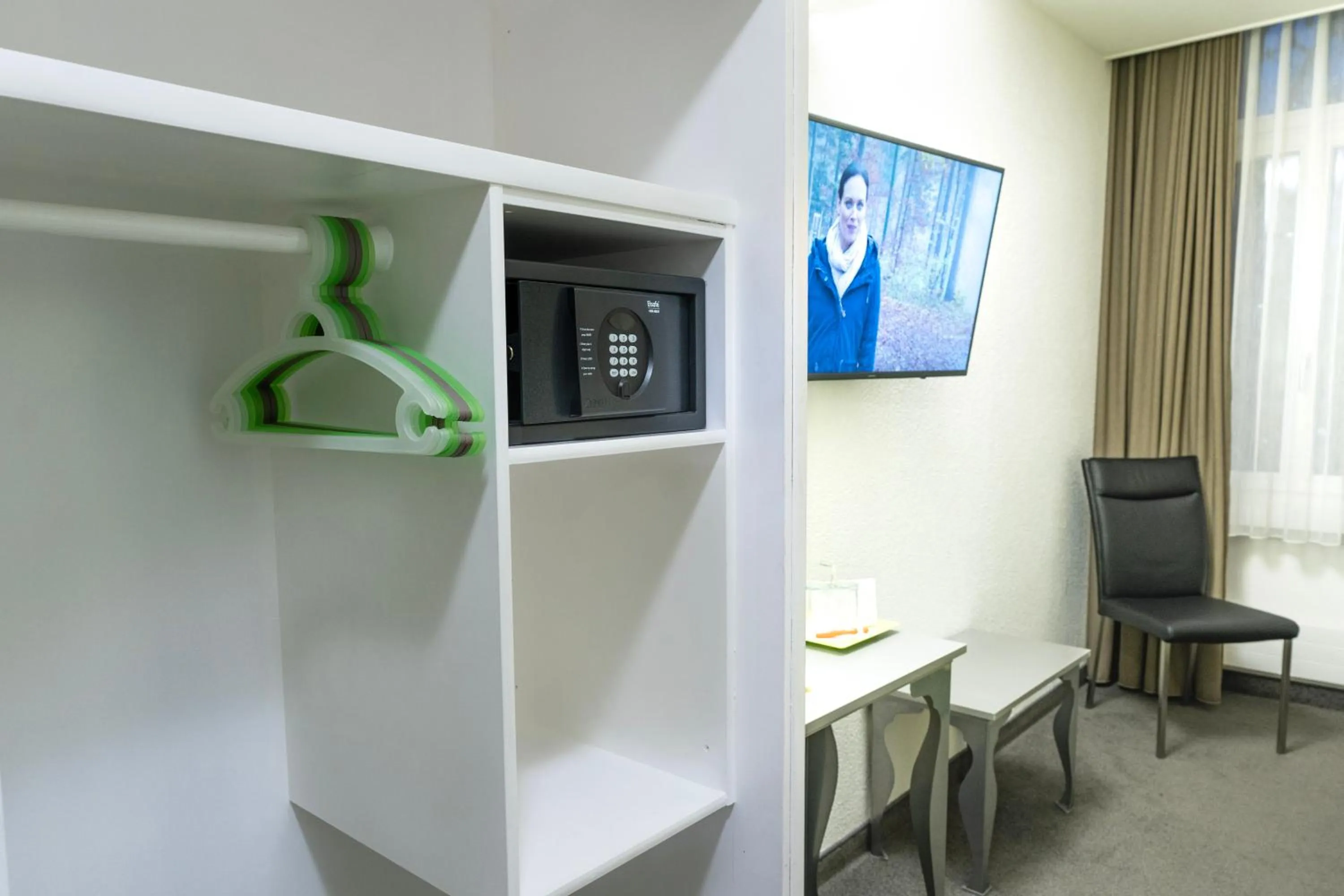 TV and multimedia in Hotel Waldhorn