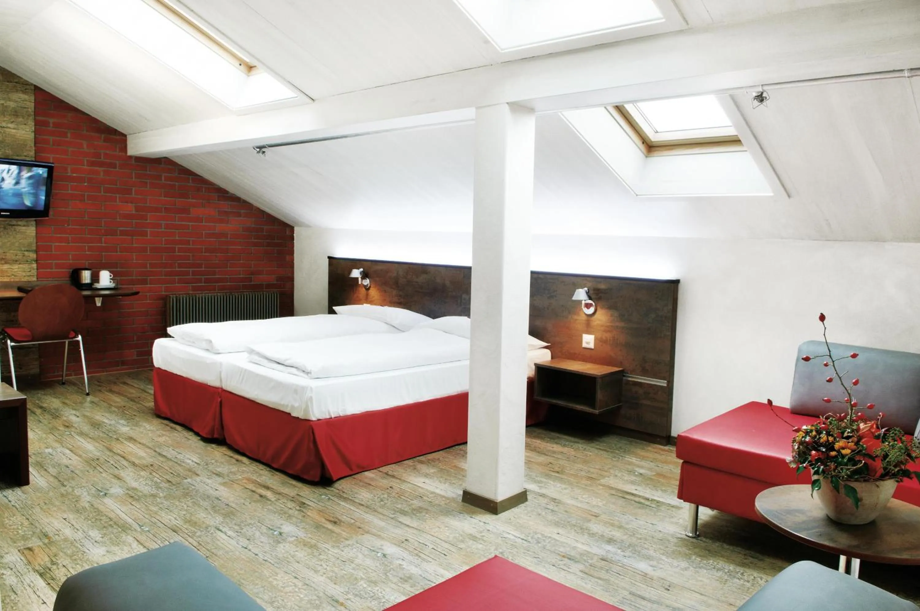 TV and multimedia, Bed in Sorell Hotel Arabelle Bern