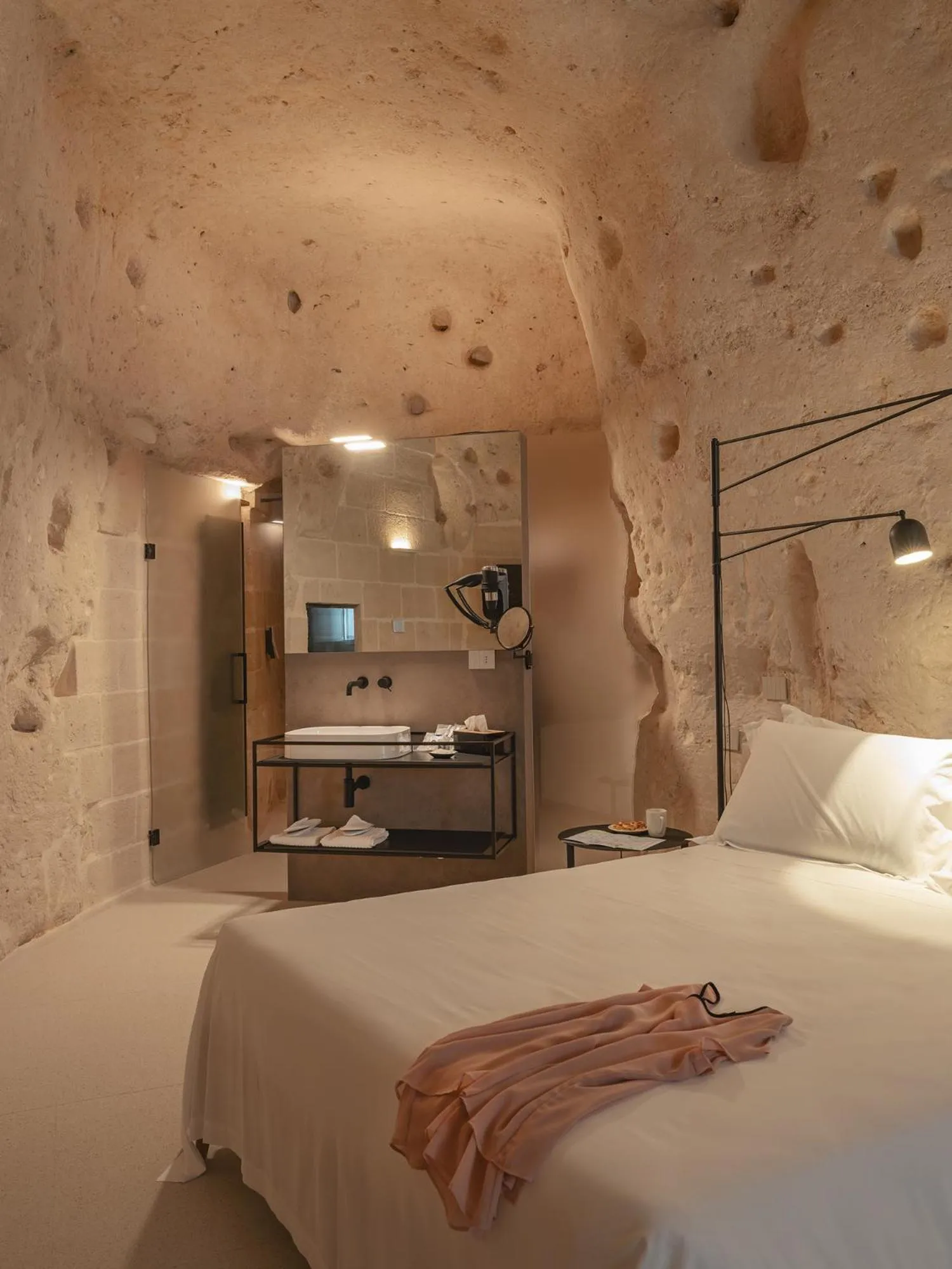 Bathroom, Bed in Palazzo Degli Abati