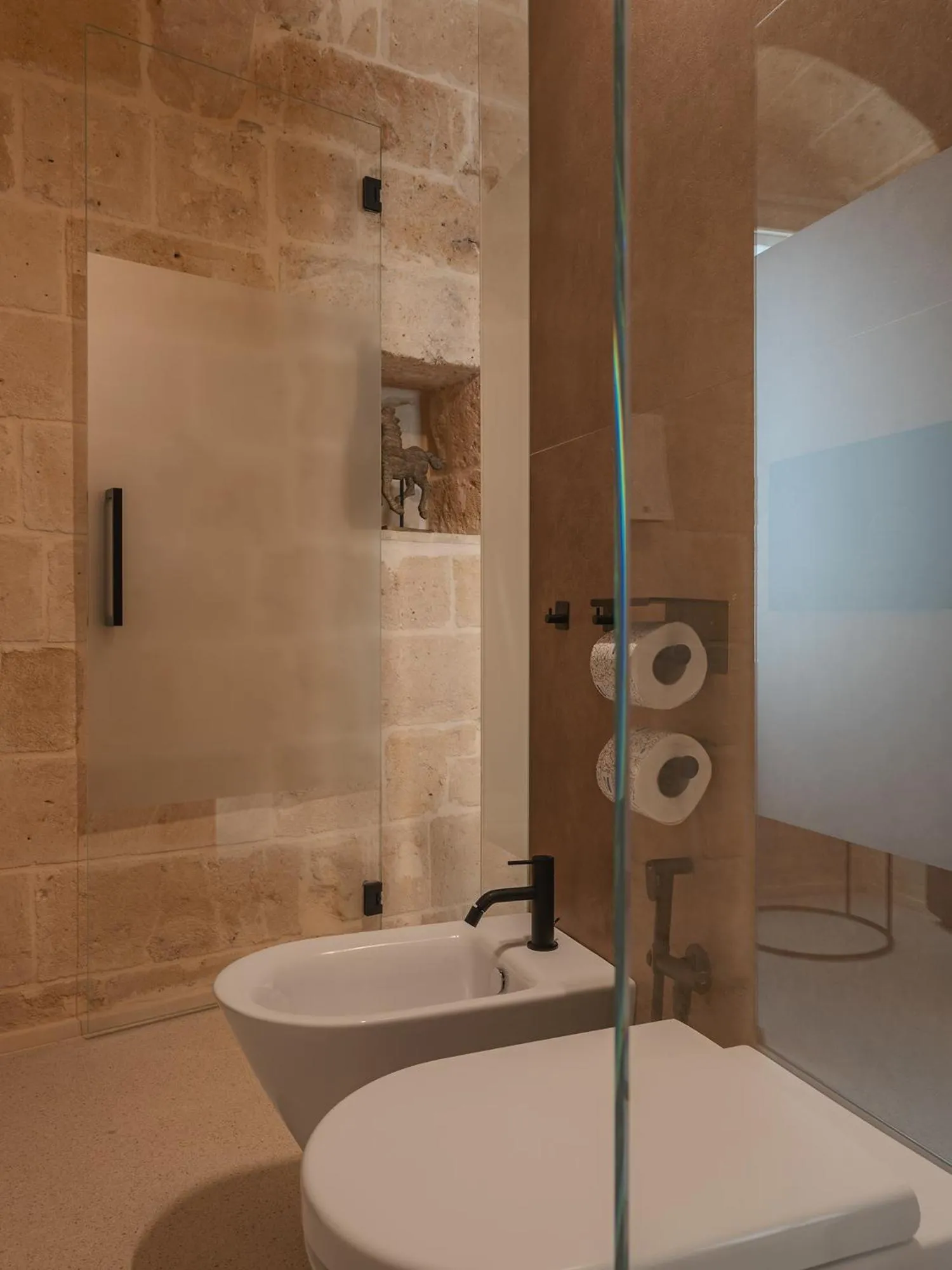 Toilet in Palazzo Degli Abati