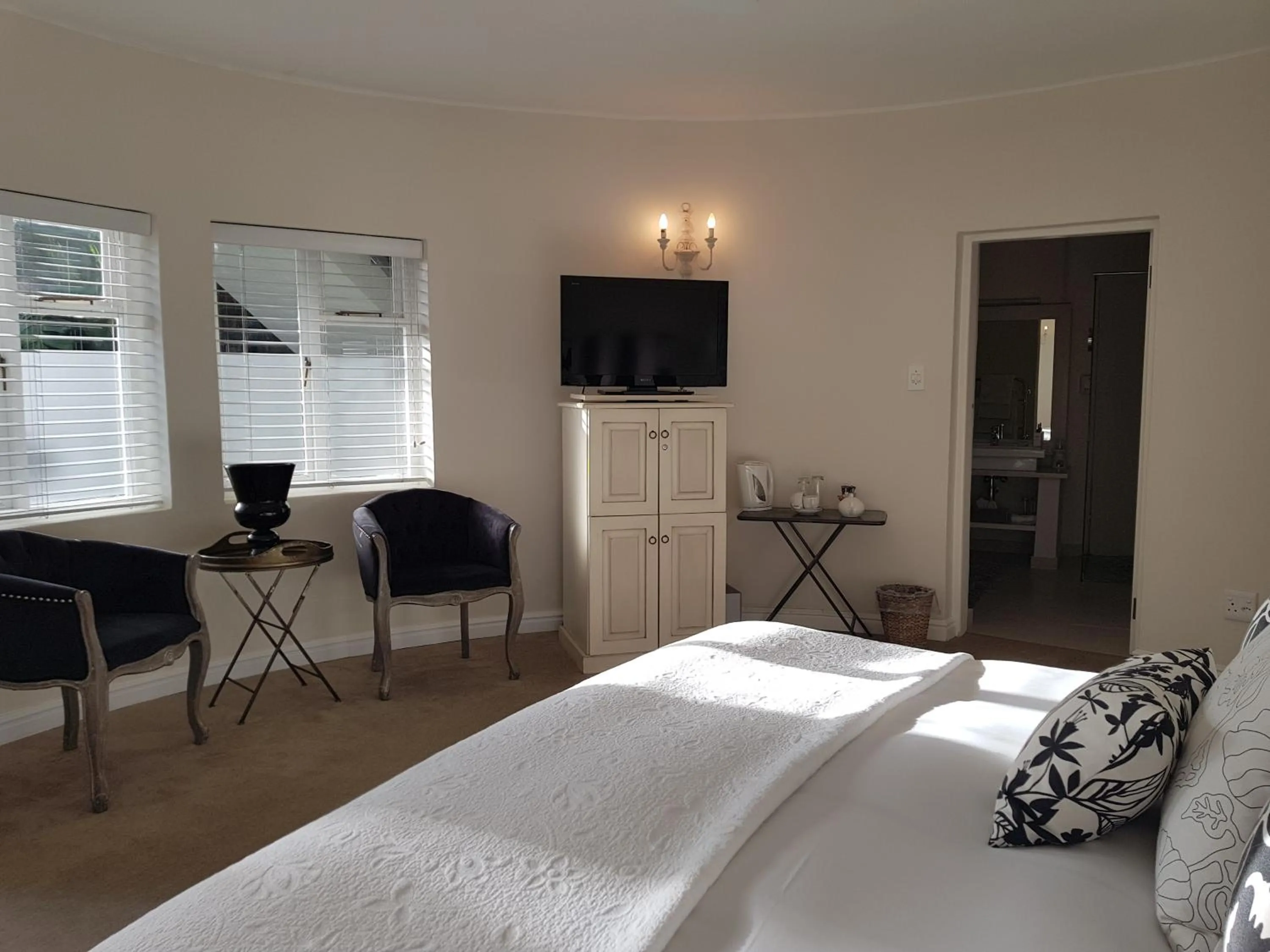 Bed in Leisure Isle Lodge