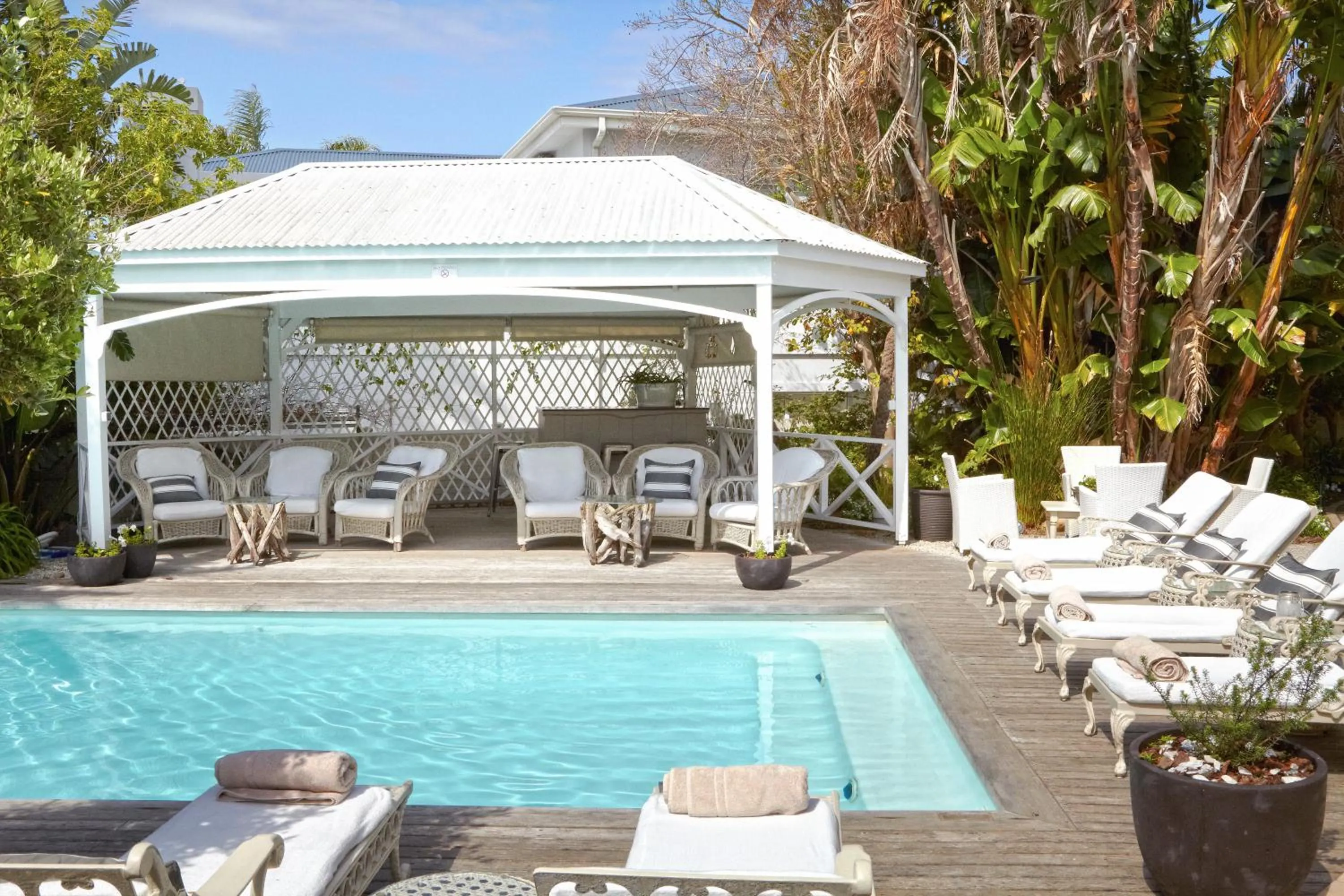 Garden view in Leisure Isle Lodge