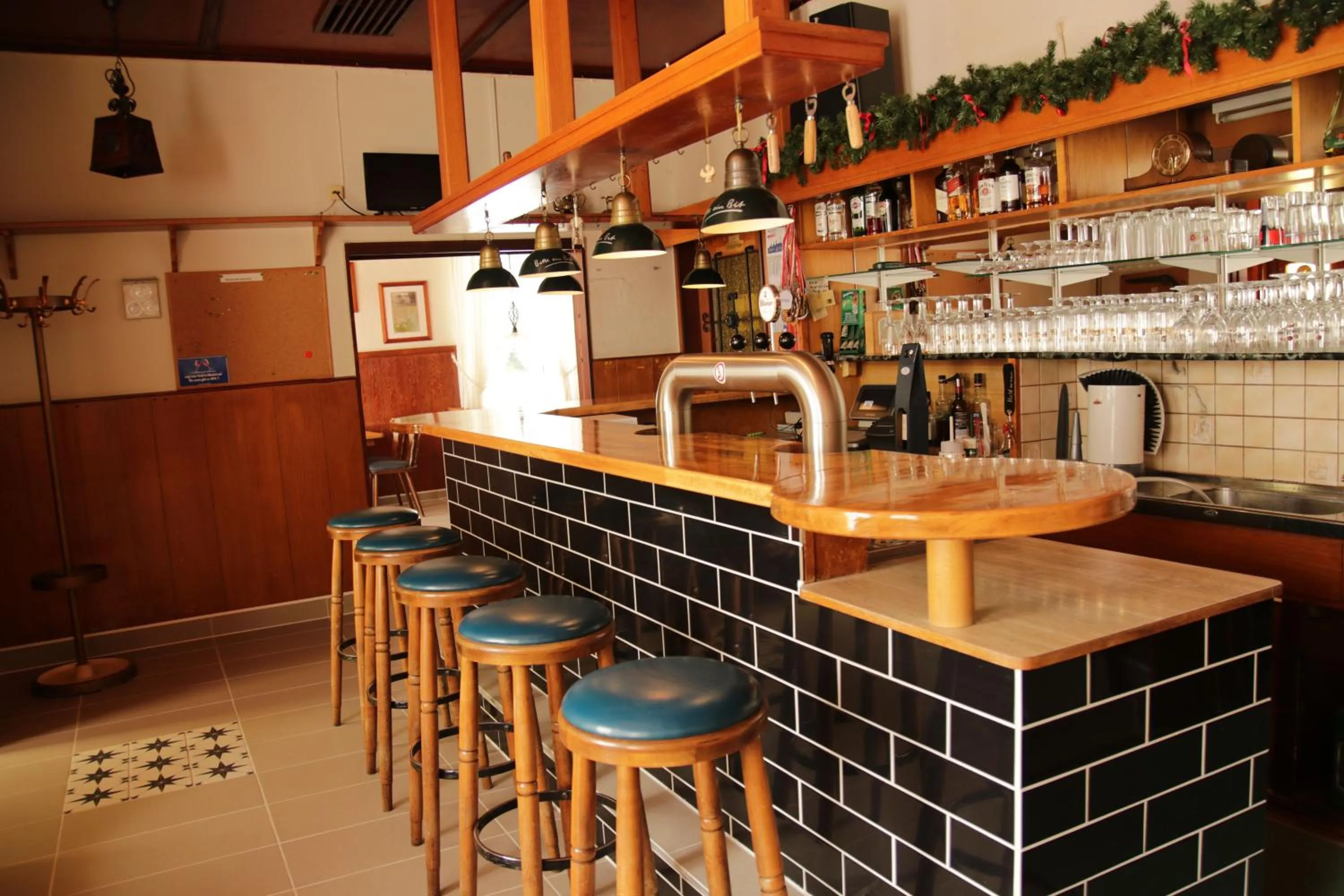 Lounge or bar in Hotel Meiendorfer Park free parking