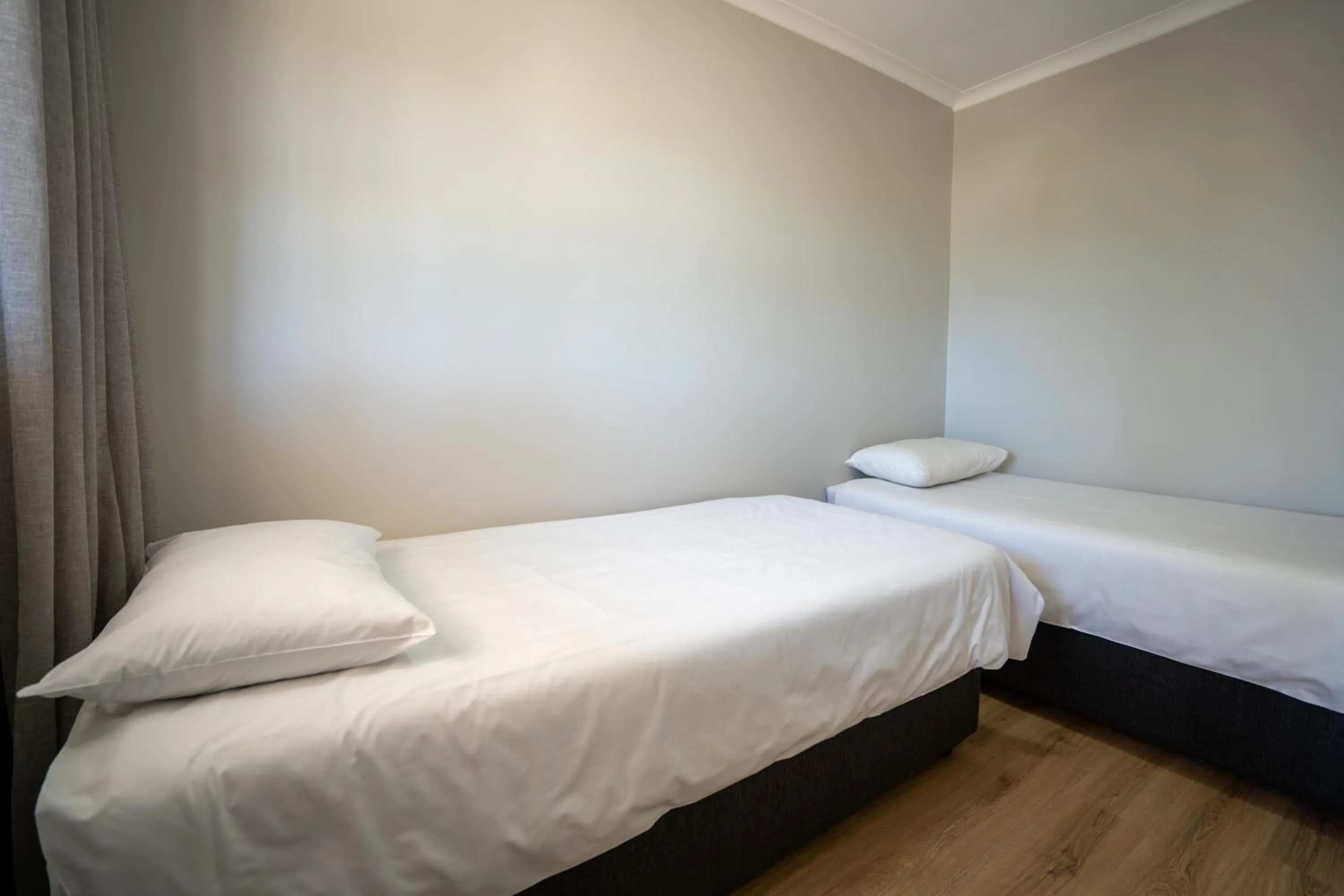 Bedroom, Bed in Fairy Knowe Hotel