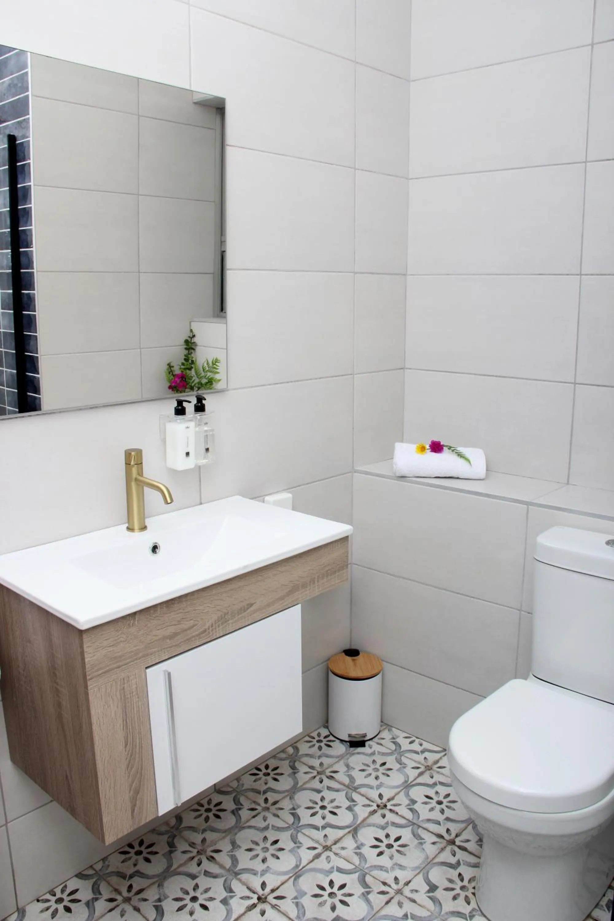 Toilet in Fairy Knowe Hotel