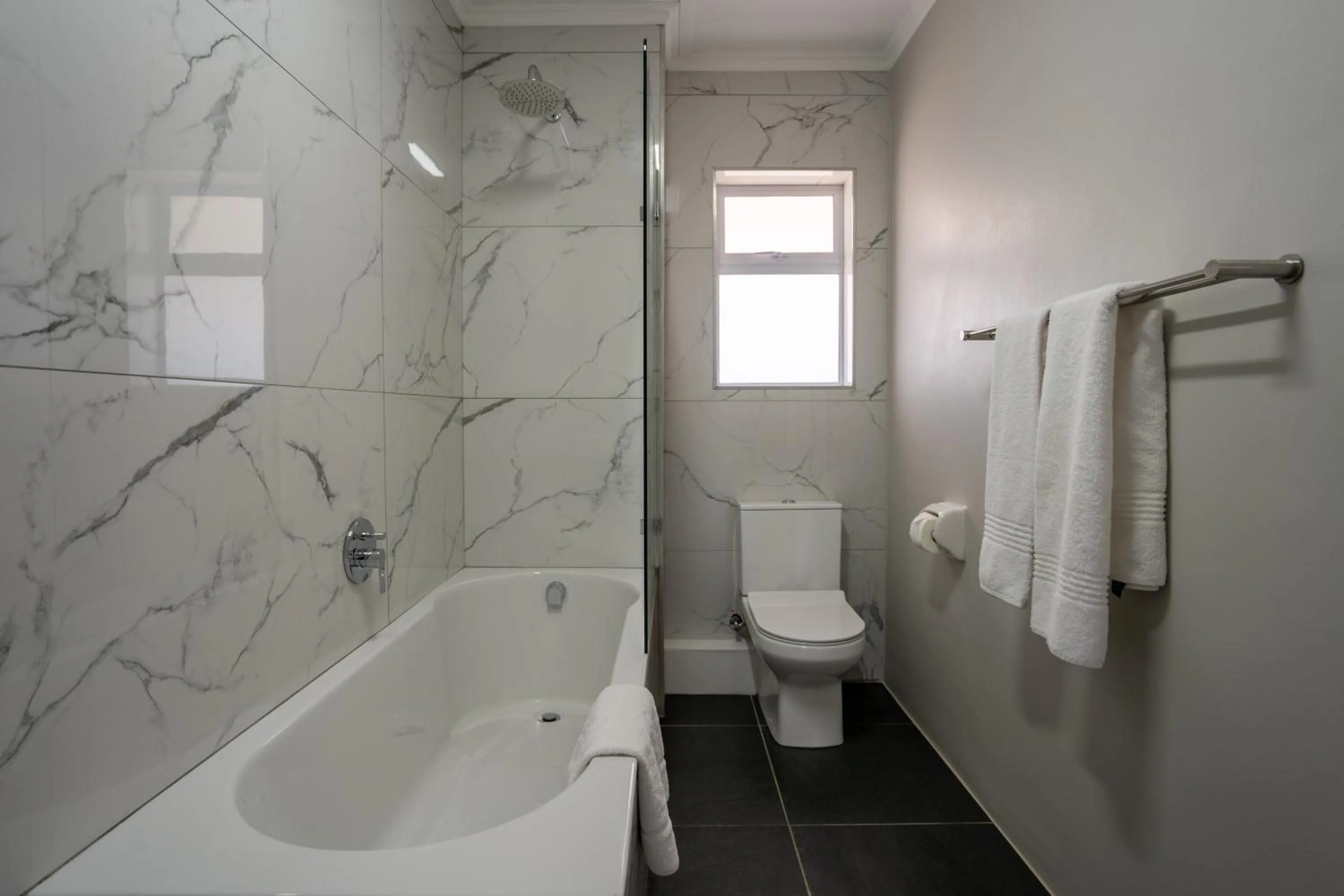 Bathroom in Fairy Knowe Hotel