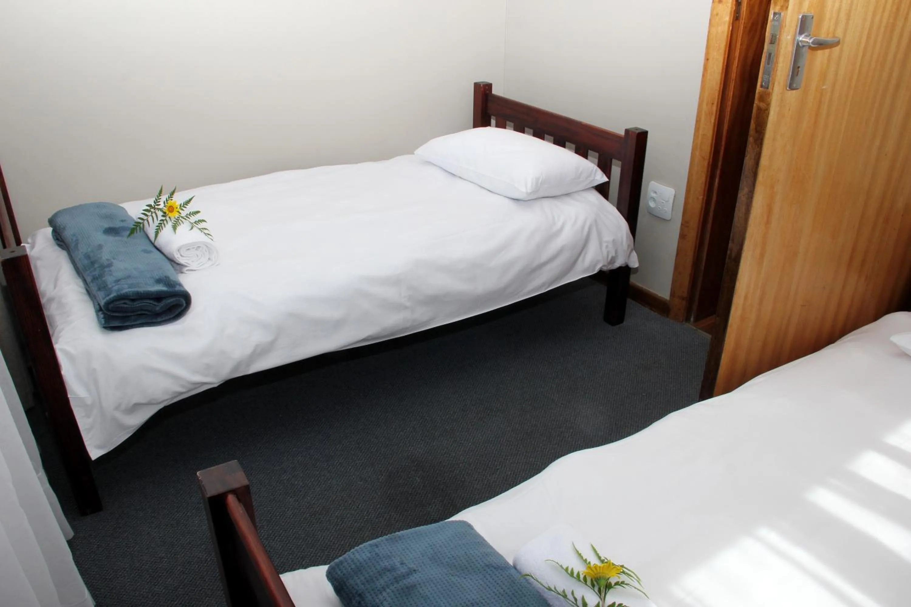 Bedroom, Bed in Fairy Knowe Hotel