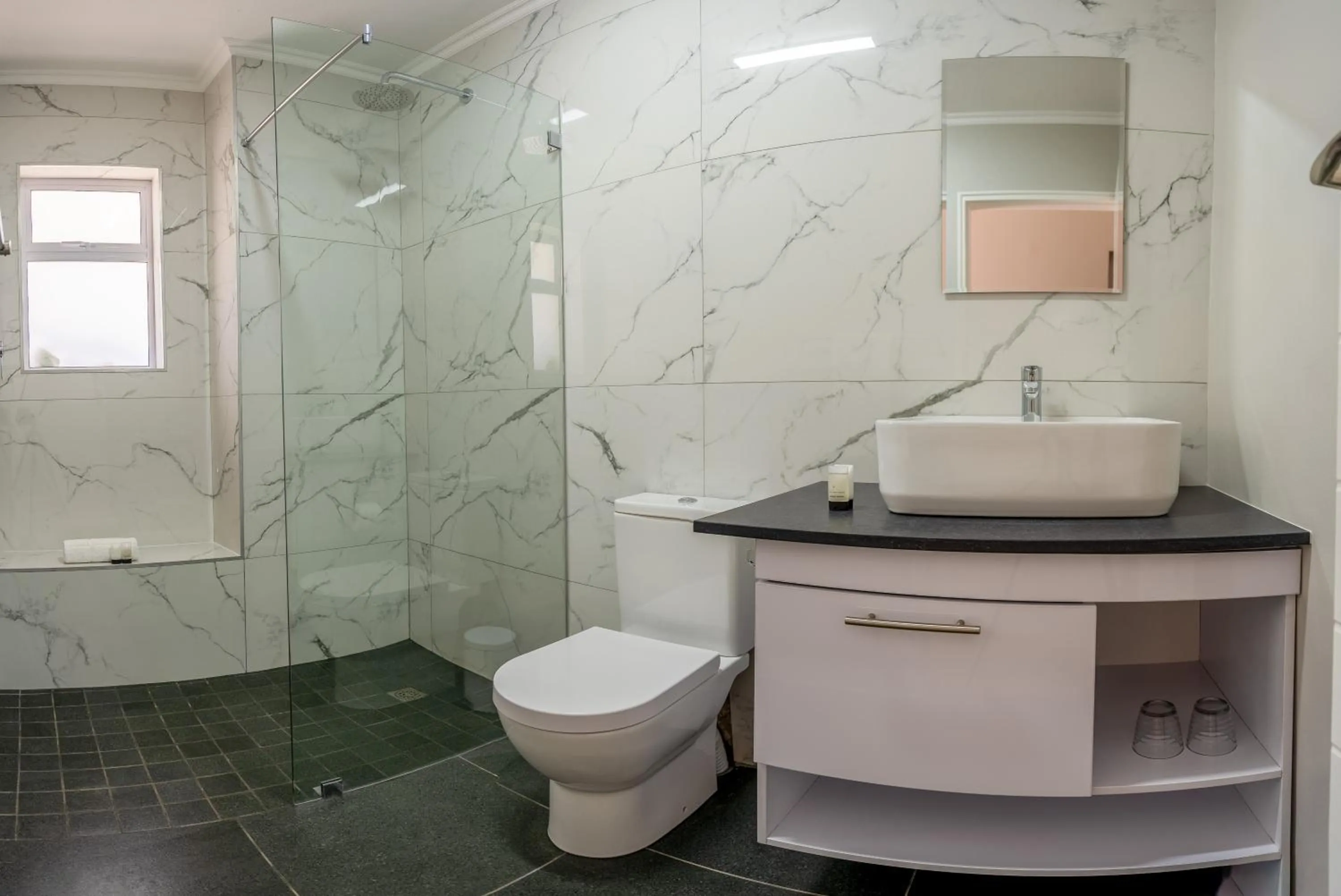 Bathroom in Fairy Knowe Hotel