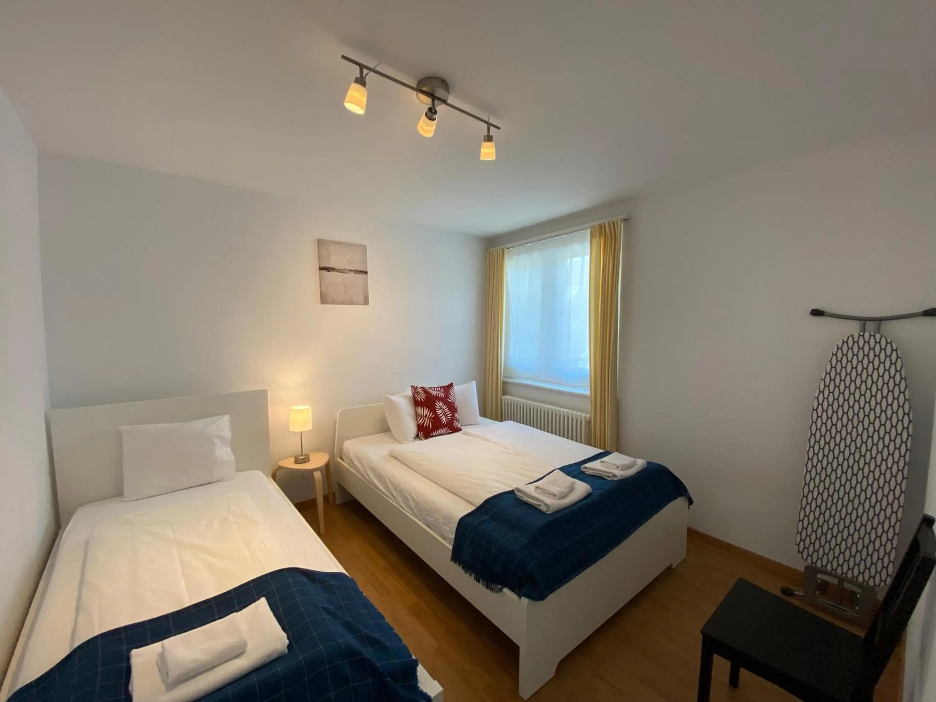 Bedroom, Bed in Galaxy Apartments Lucerne