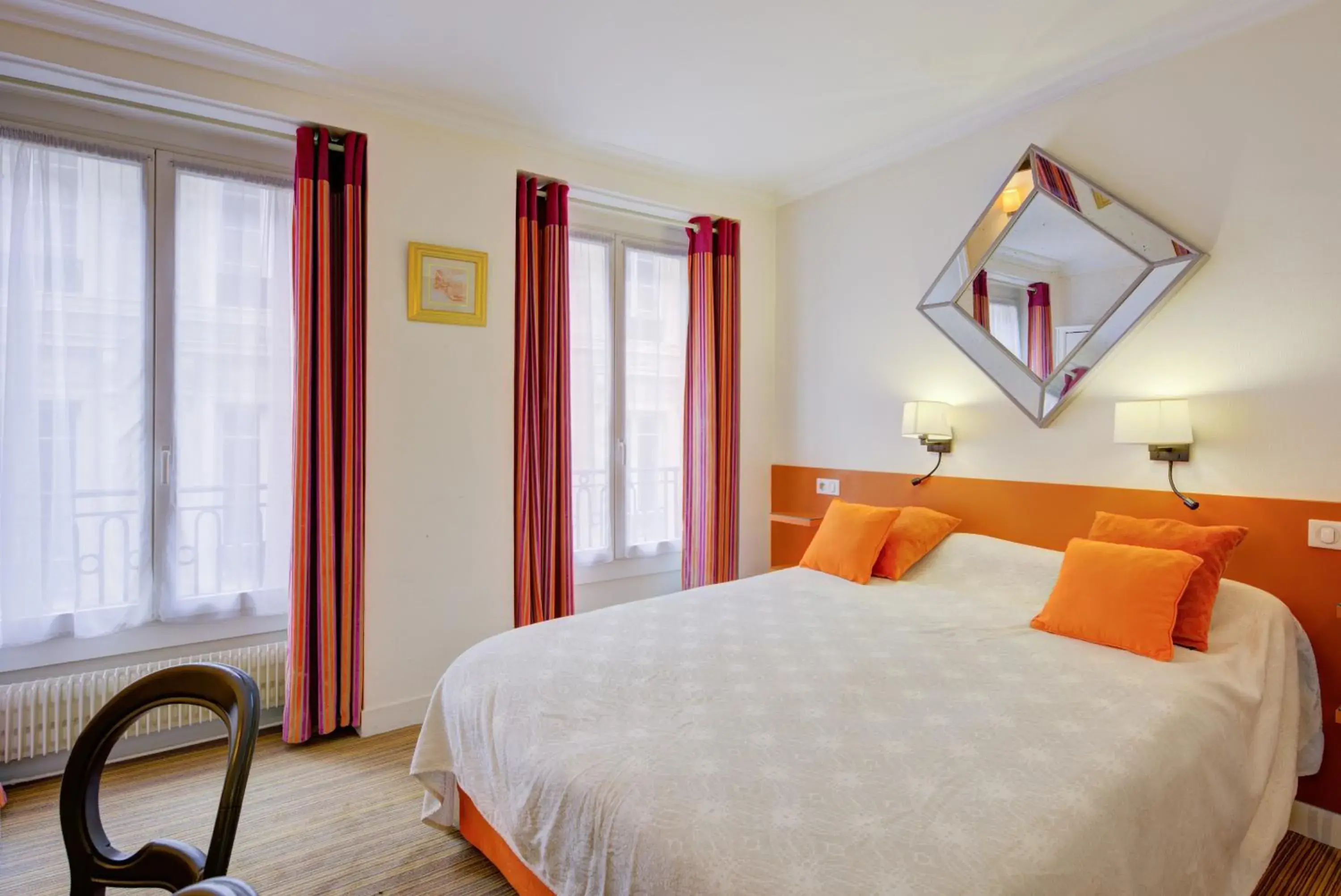 Quadruple Room in Hôtel La Sanguine Quadruple Room in Hôtel La Sanguine