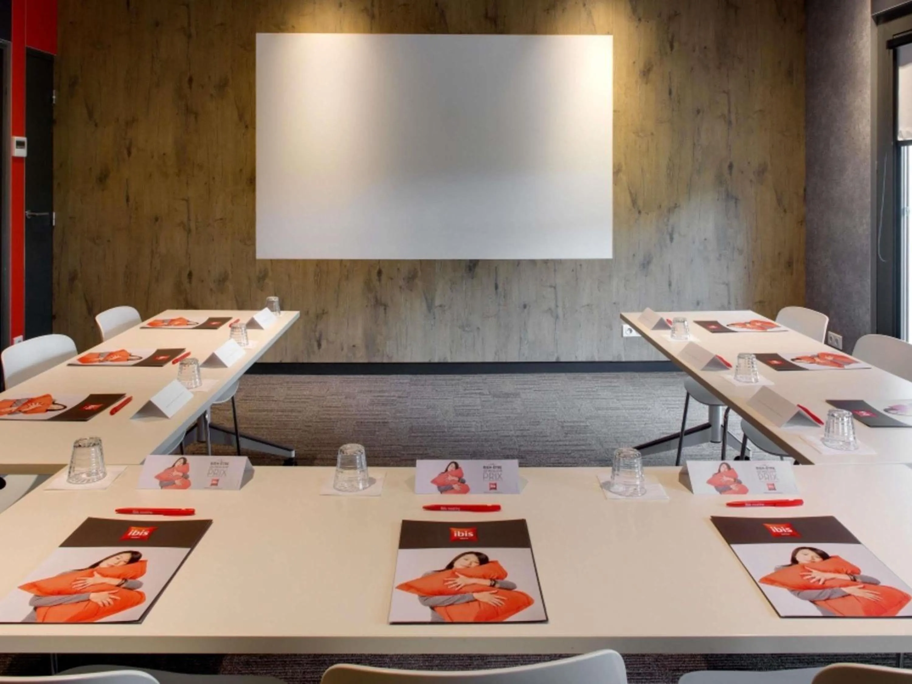 Meeting/conference room in ibis Montceau les Mines