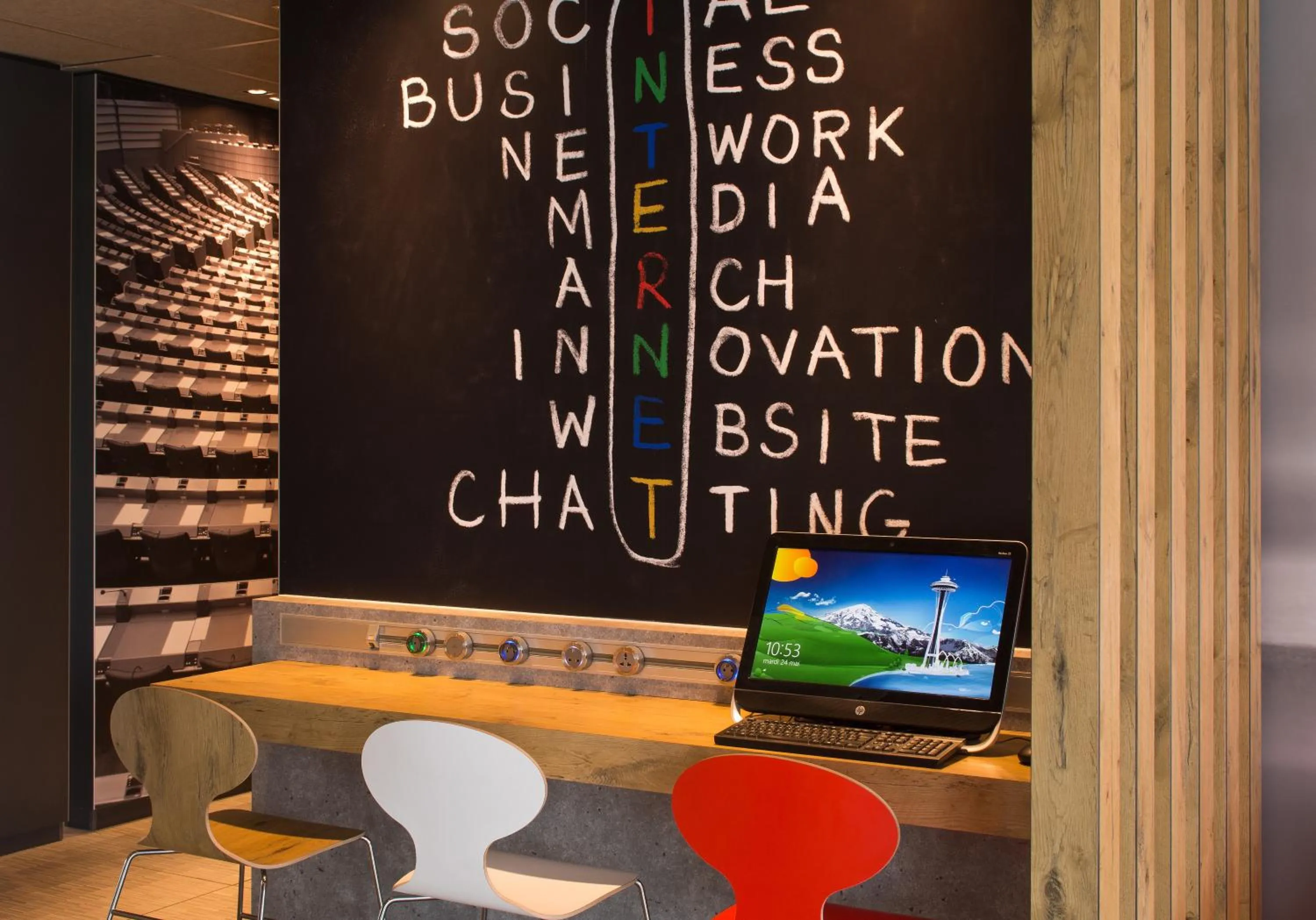 TV and multimedia in ibis Montceau les Mines