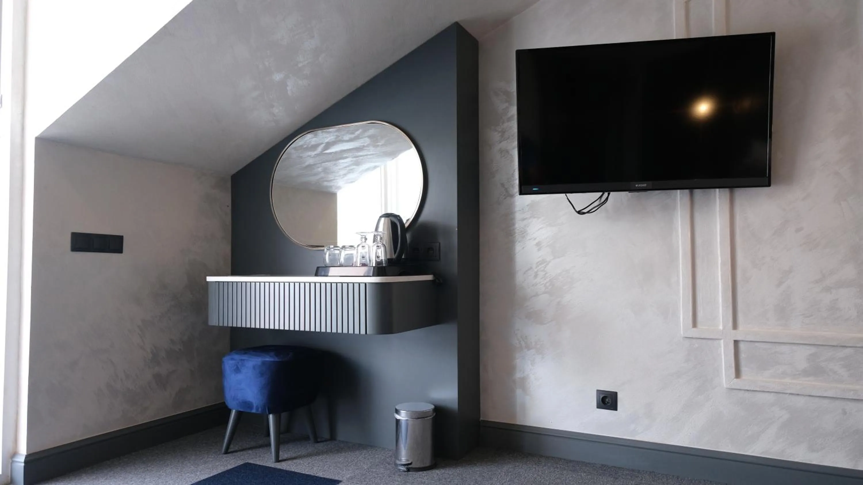 TV and multimedia in Skopea Inn Exclusive Hotel