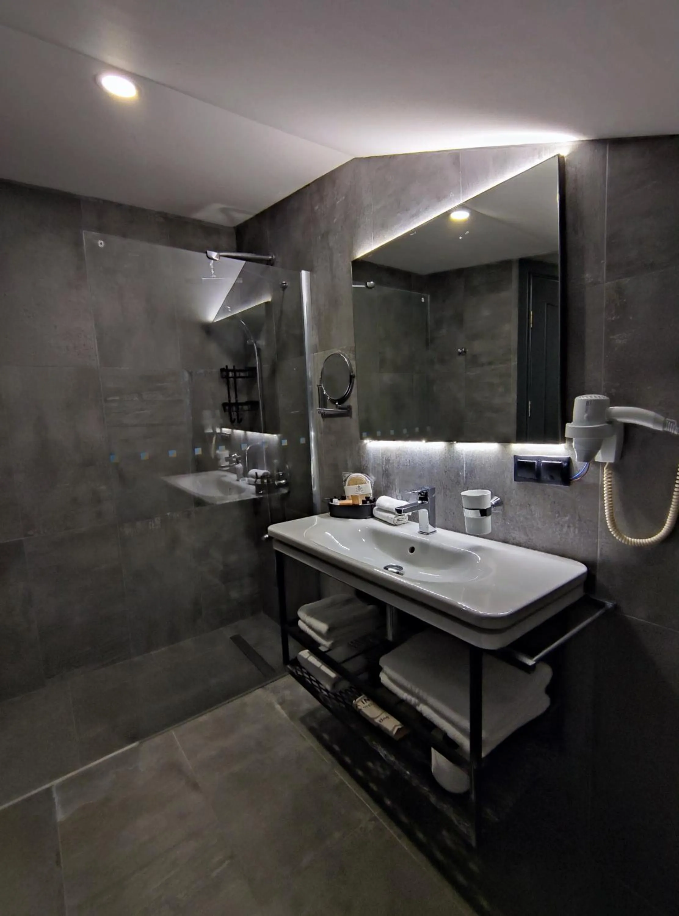 Bathroom in Skopea Inn Exclusive Hotel