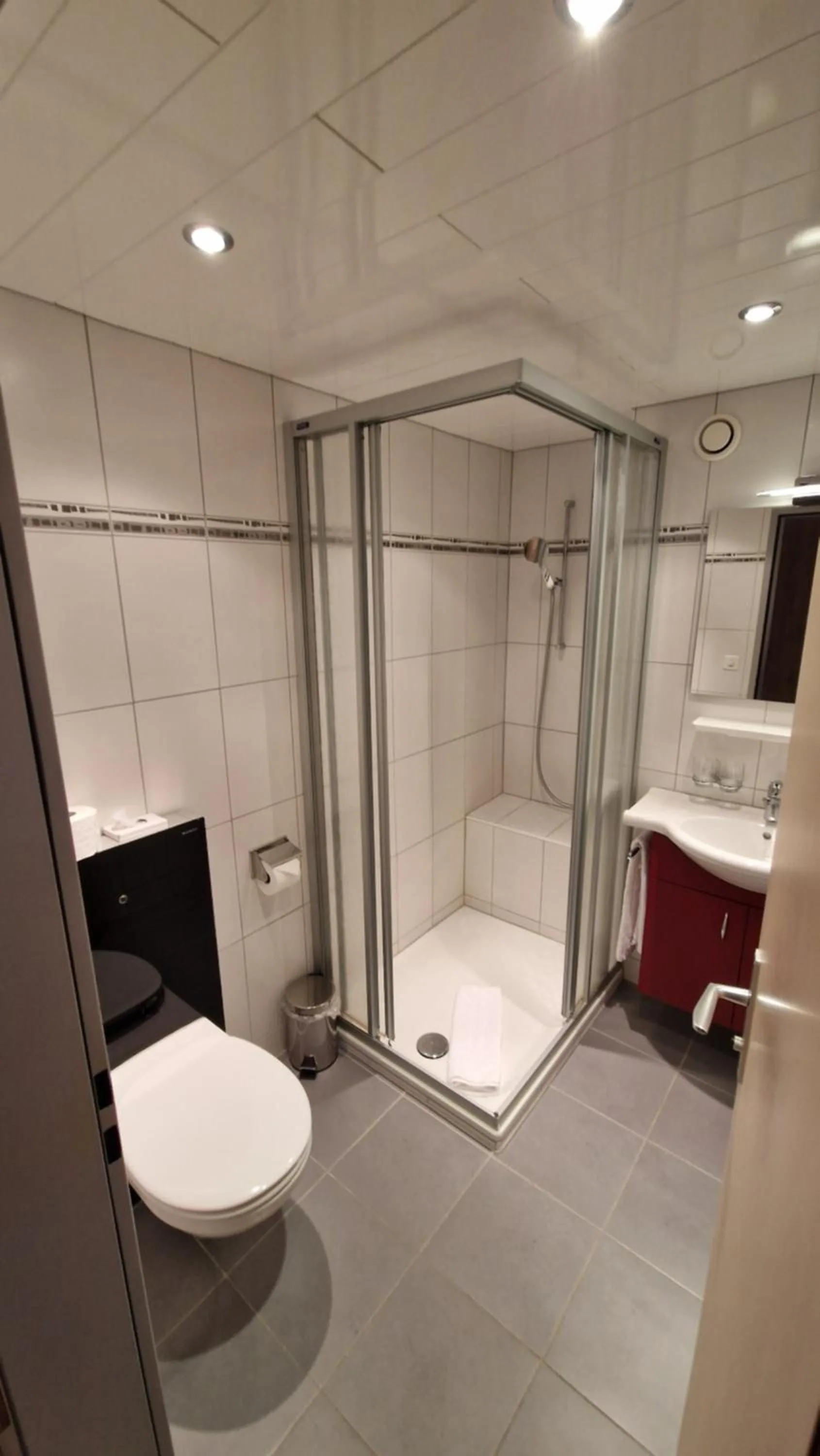 Bathroom in Hotel Kristall-Saphir Superior