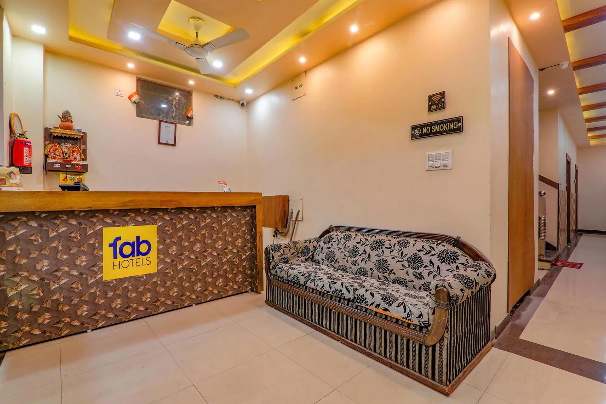 Lobby or reception in FabHotel Shree Galaxy