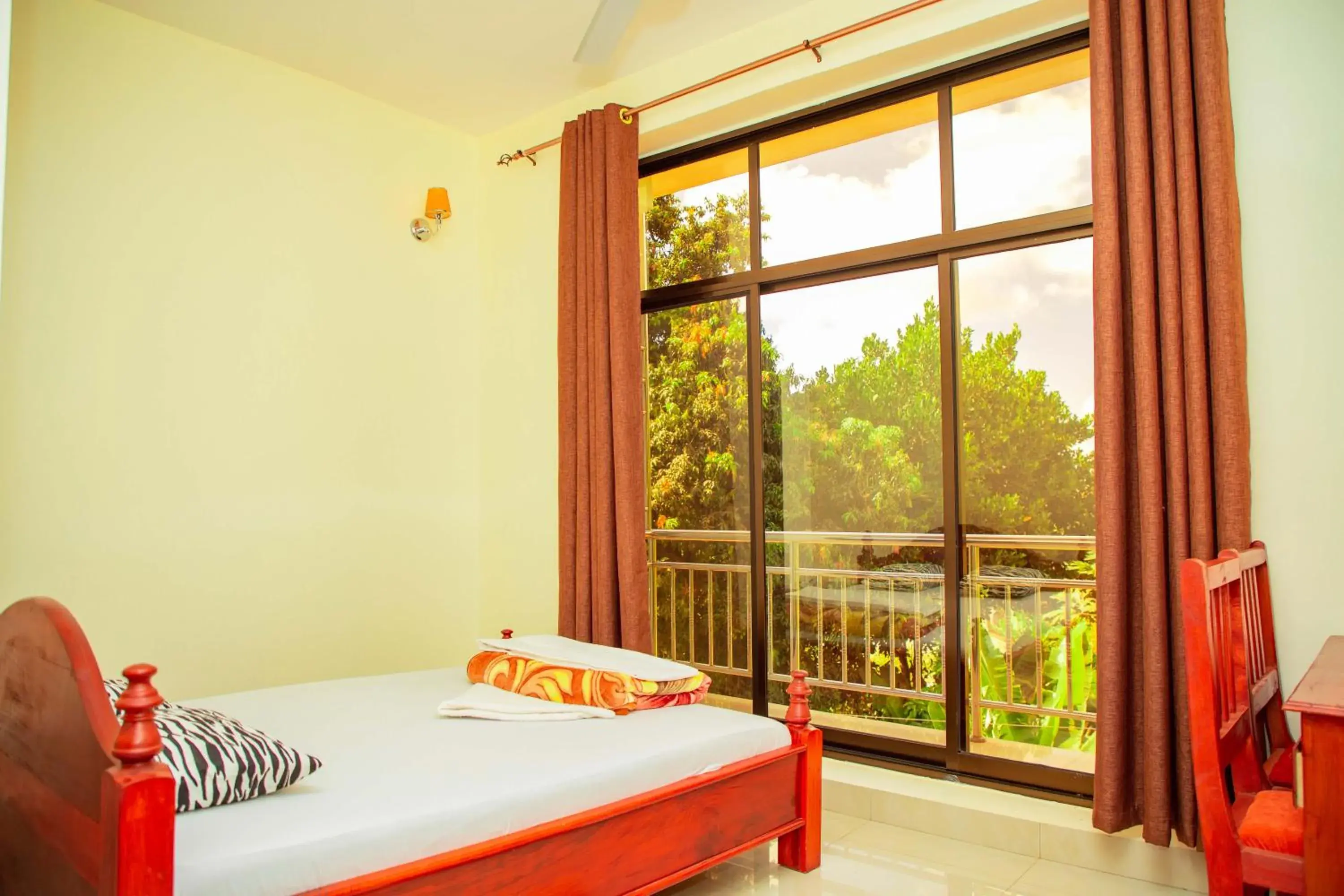 Large Single Room - single occupancy in Kilimanjaro White House Hotel Large Single Room - single occupancy in Kilimanjaro White House Hotel