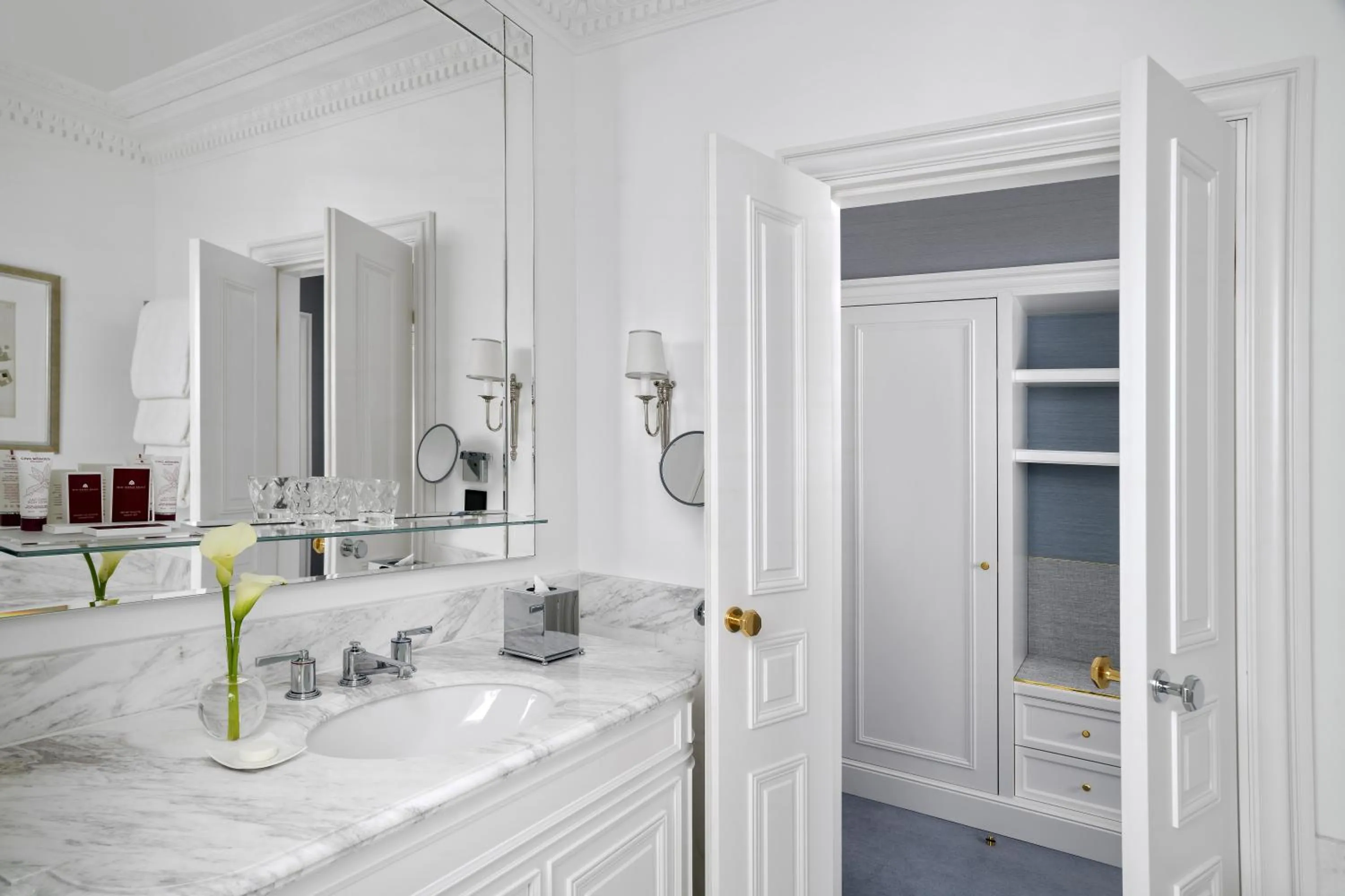 Bathroom in Beau-Rivage Palace