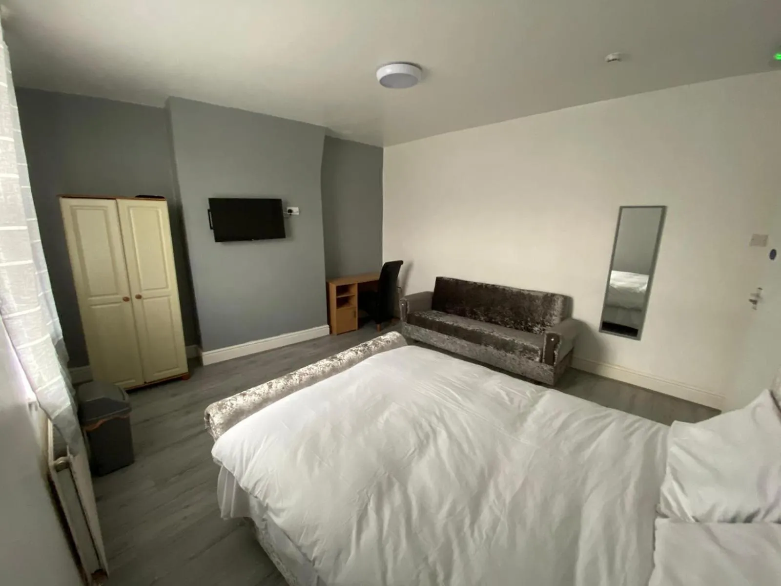 Bed in Glorious catering & Restaurant BnB