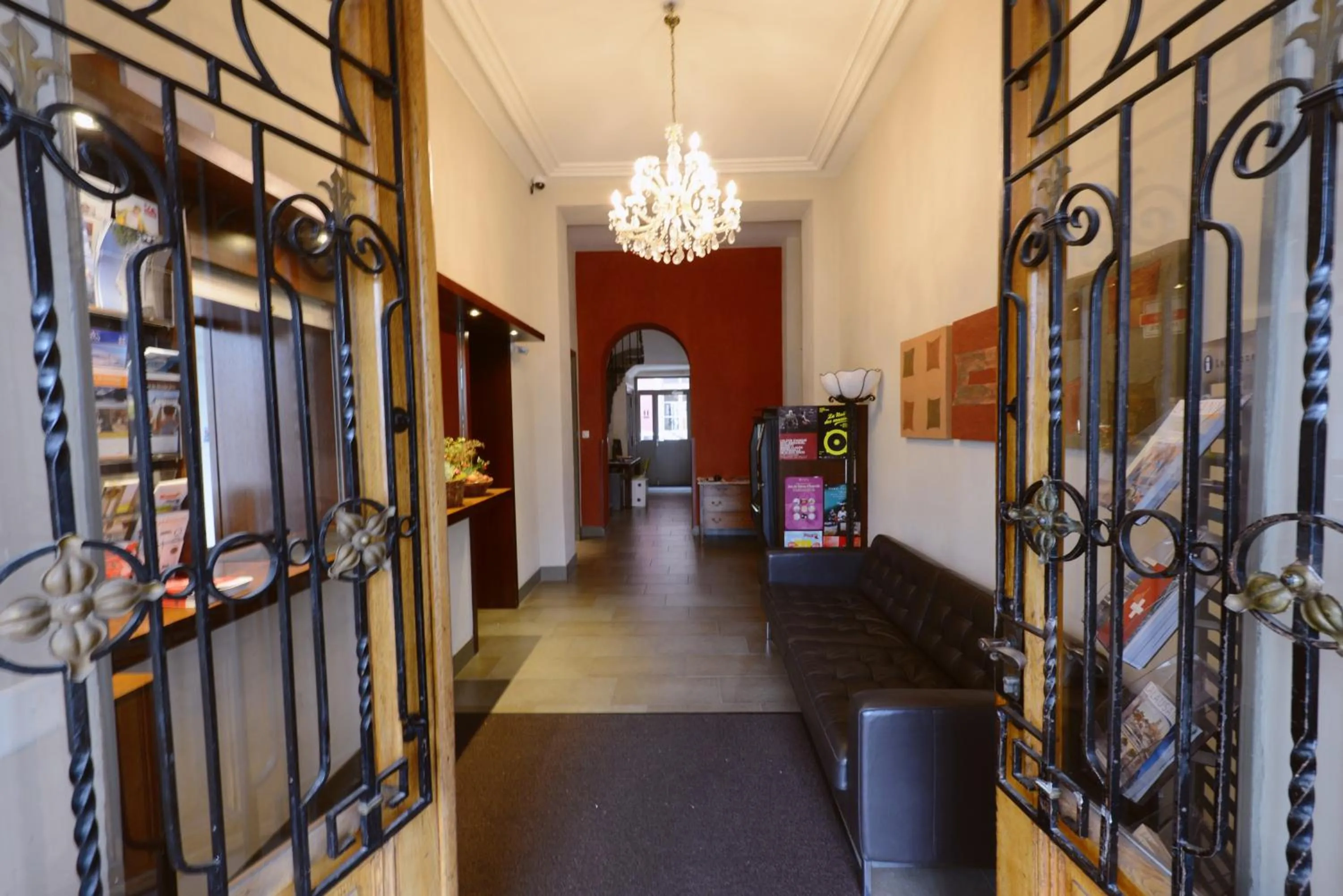 Lobby or reception in Hôtel du Marché
