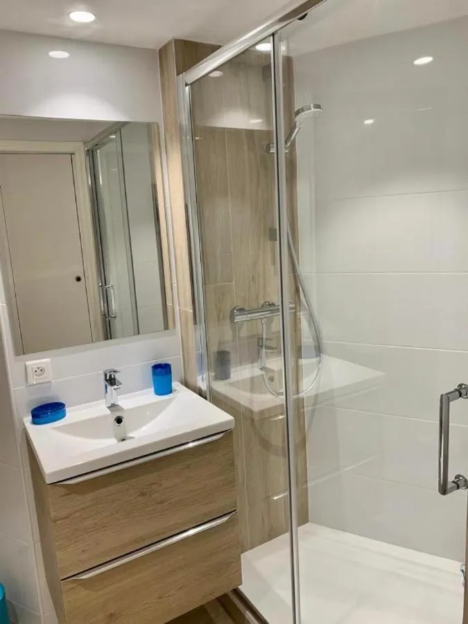 Bathroom in Studio moderne - Port de Mandelieu - Proche Mer