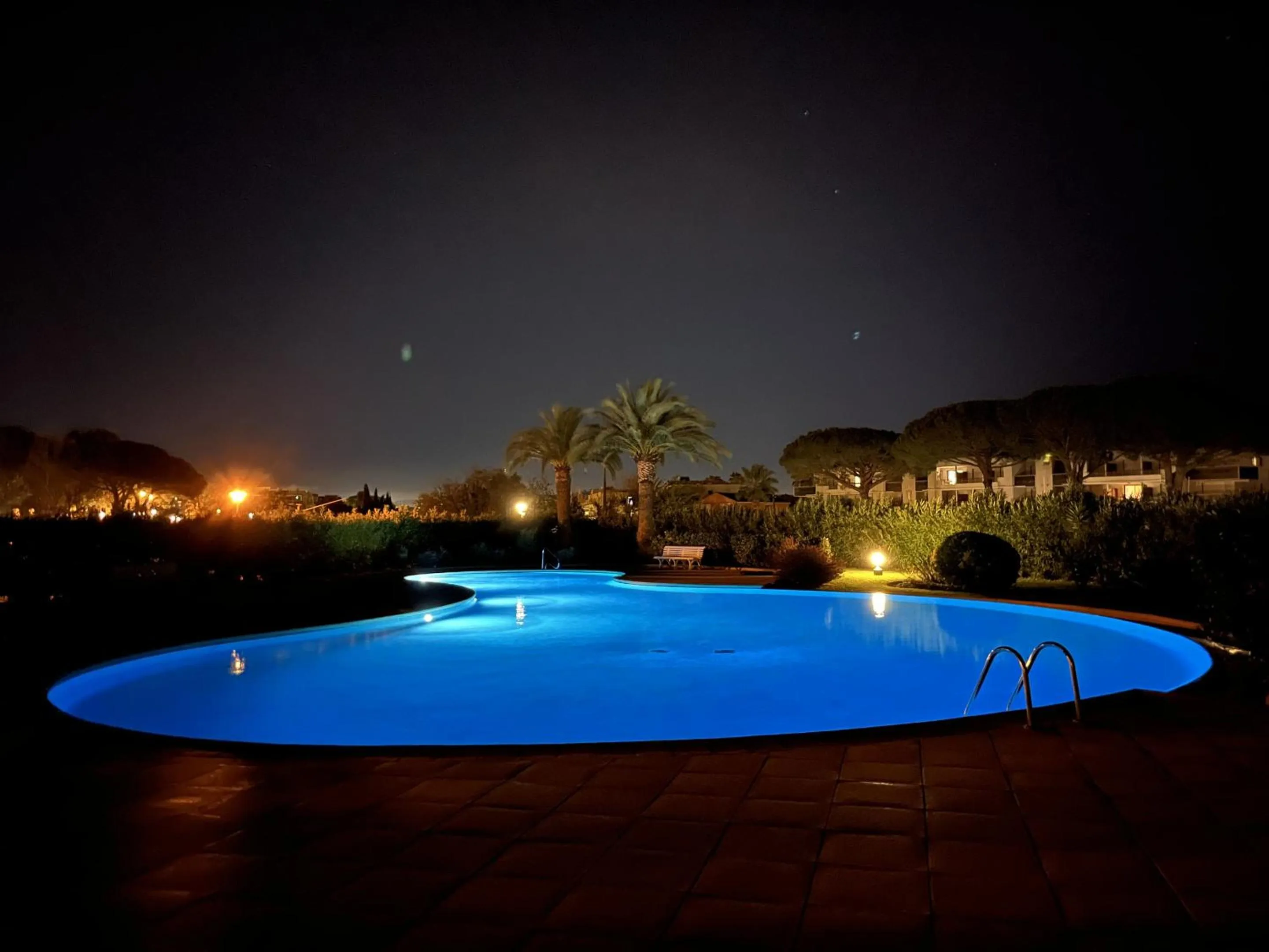 Pool view in Studio moderne - Port de Mandelieu - Proche Mer