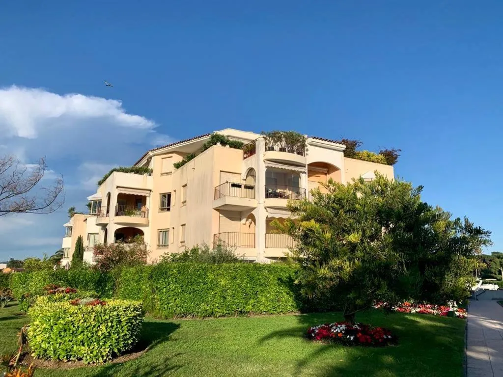 Property building in Studio moderne - Port de Mandelieu - Proche Mer