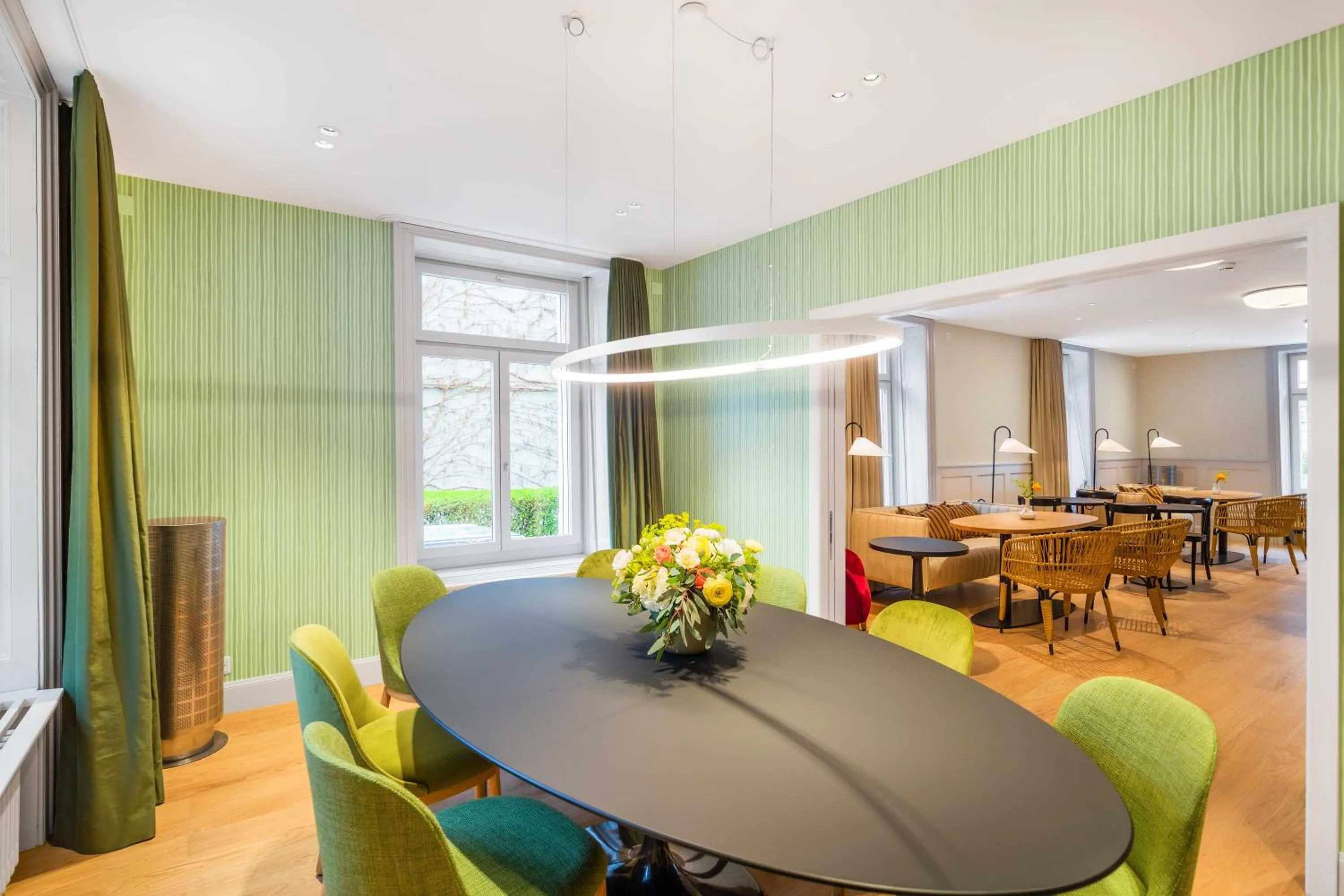 Restaurant/places to eat in Alma Hotel - Boutique hideaway by the lake with rooftop and ladies-only wellness