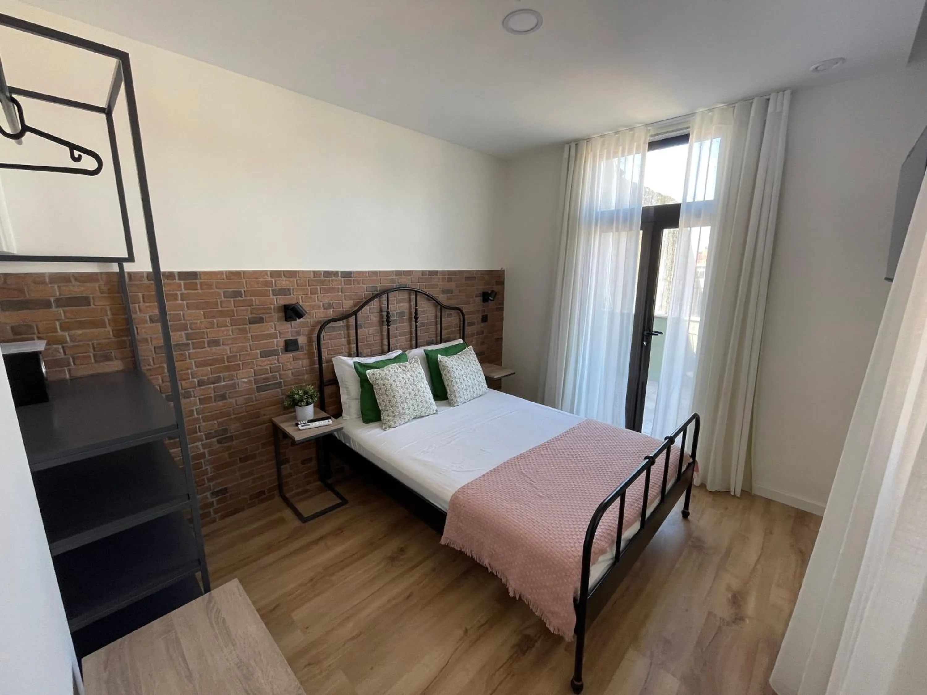 Bed in Hotel Portucalense