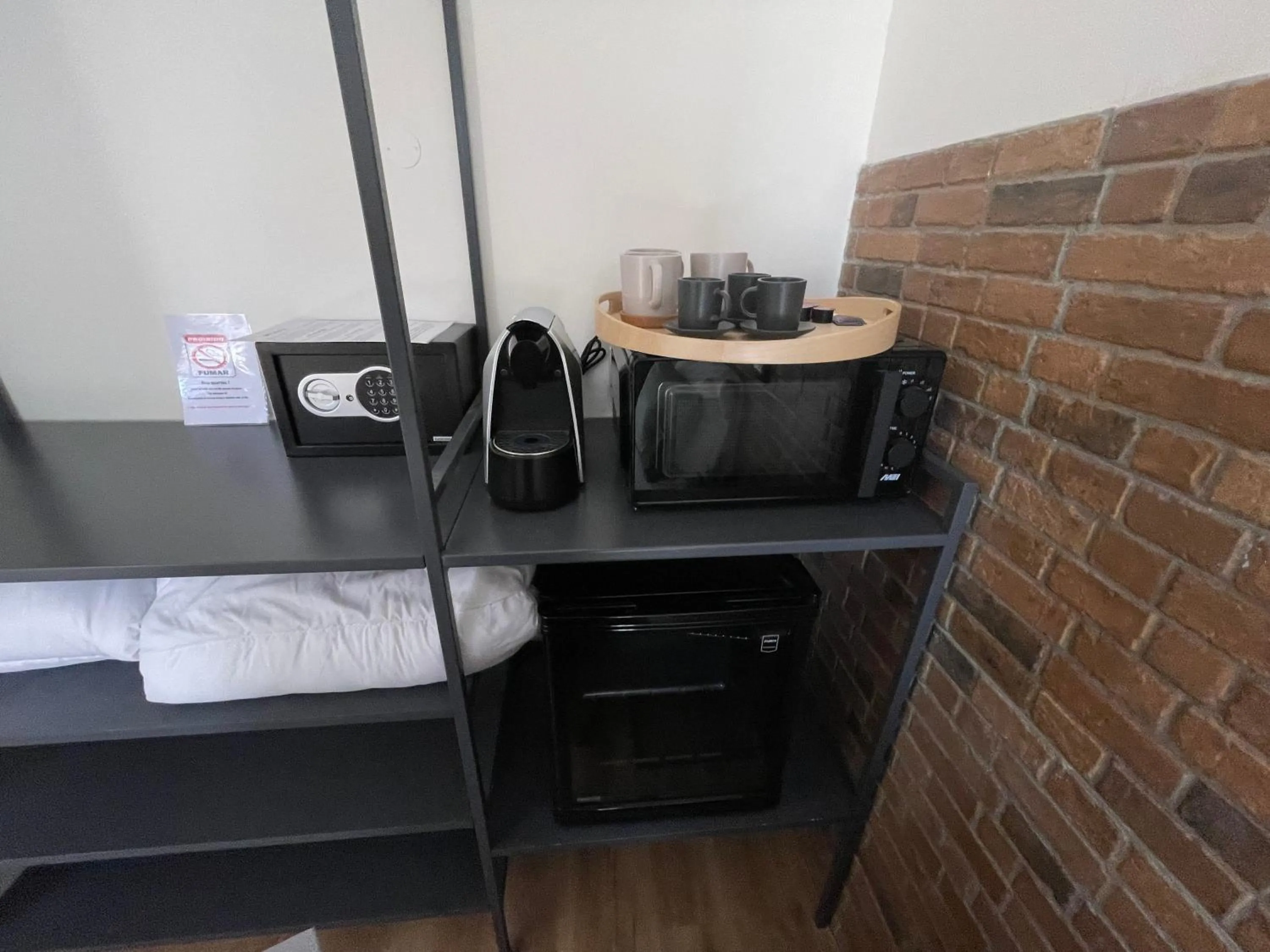 Coffee/tea facilities, Bed in Hotel Portucalense