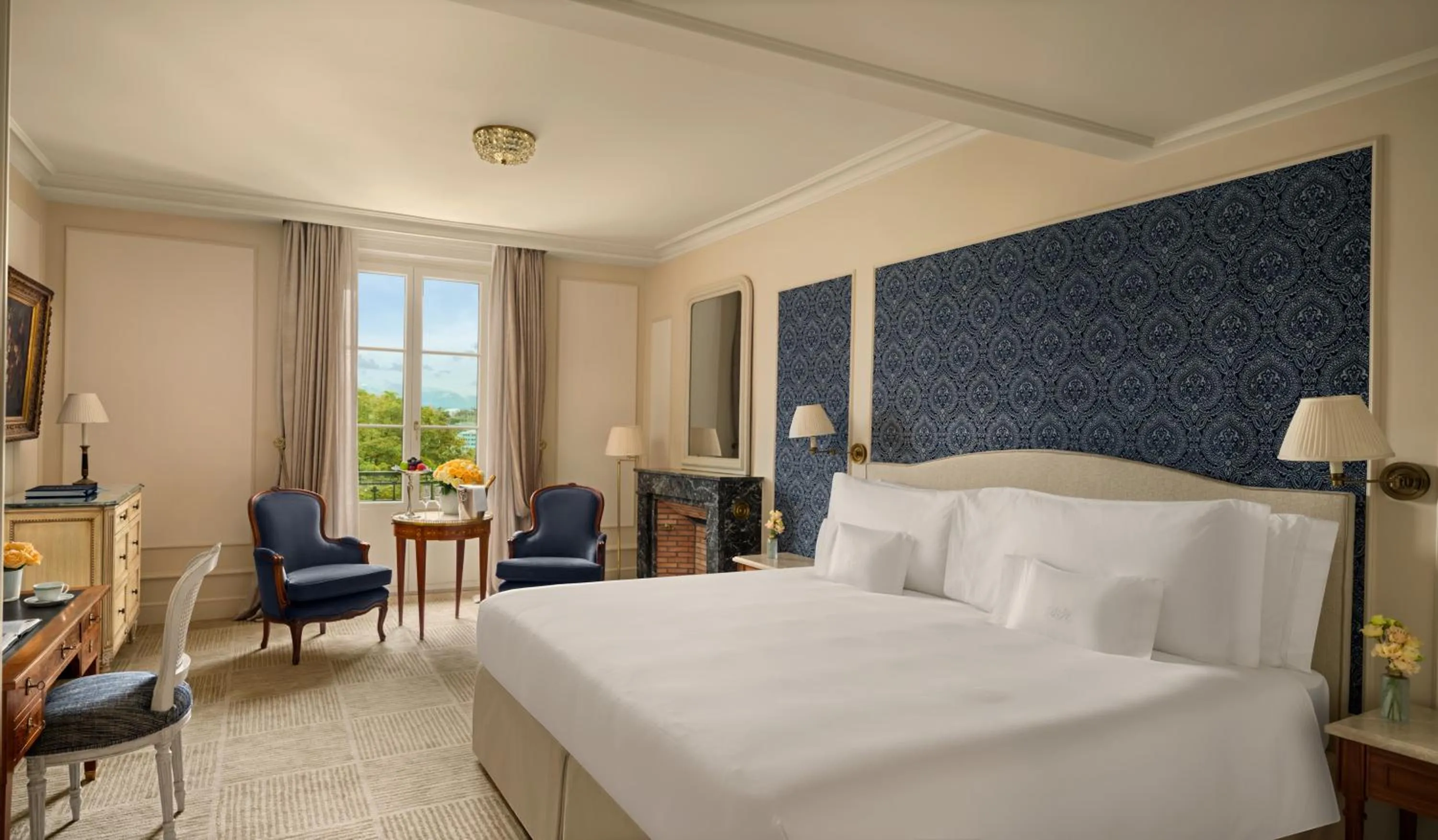 Bed in Beau-Rivage Genève