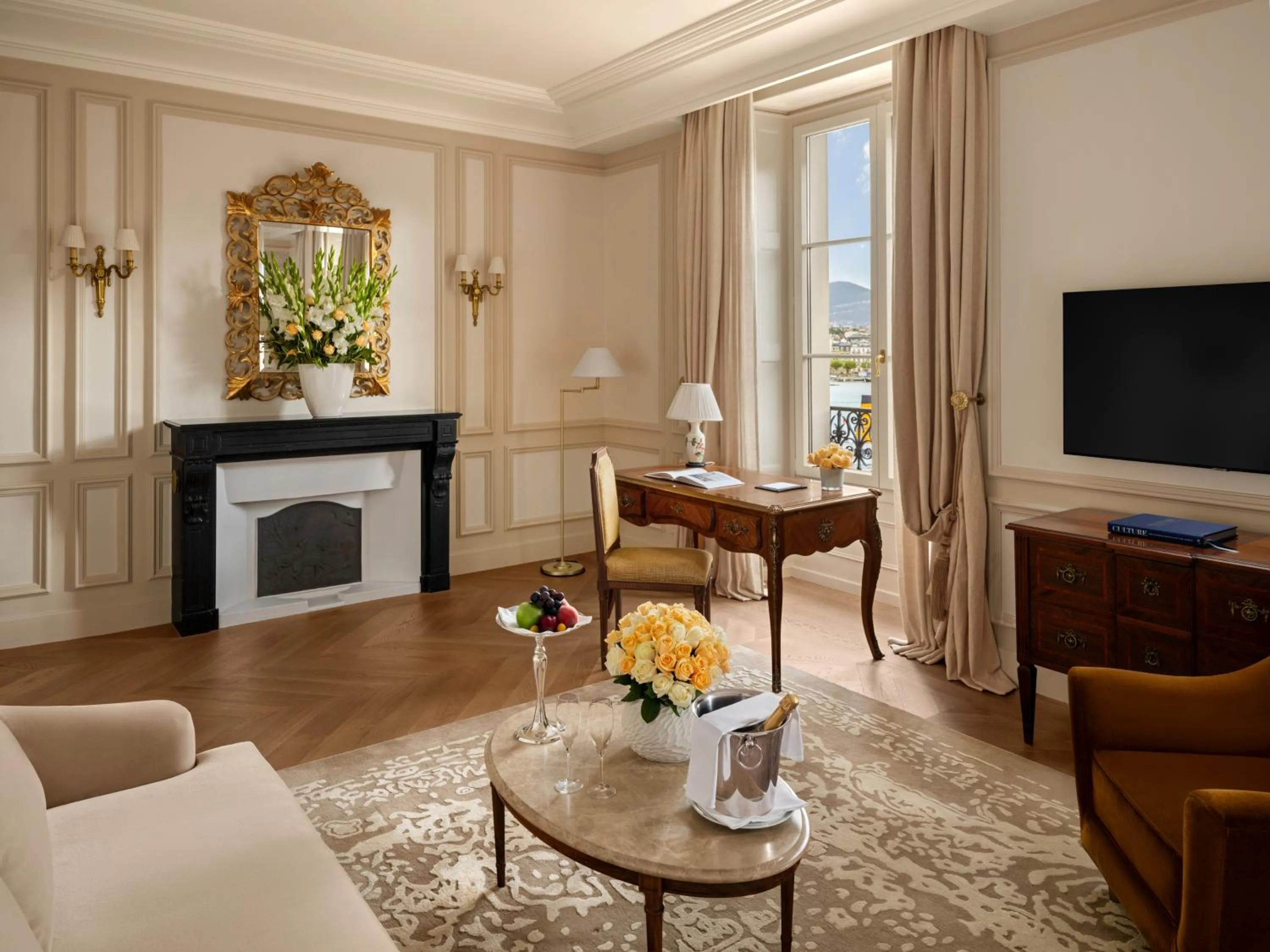 Living room in Beau-Rivage Genève